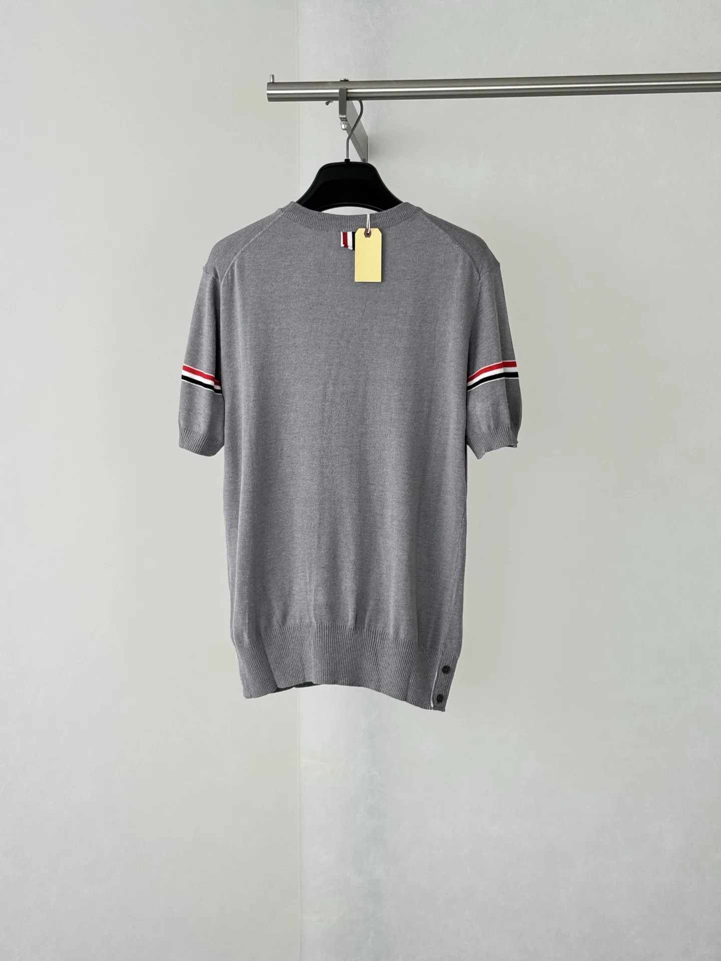 Striped Trim Fine-Knit Short-Sleeve Sweater D21018744 — view 2