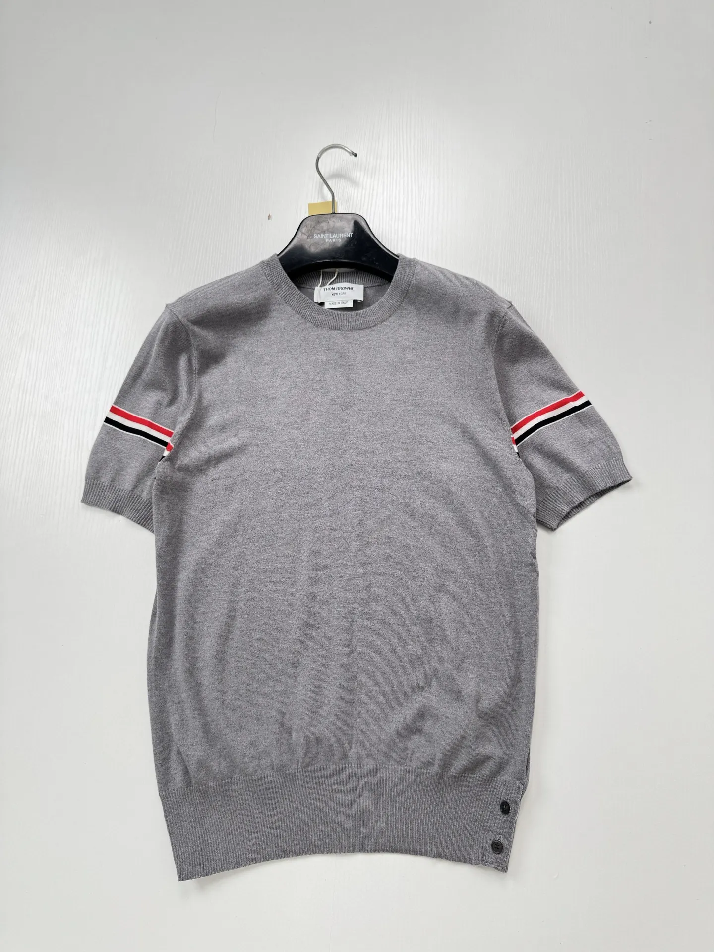 Striped Trim Fine-Knit Short-Sleeve Sweater D21018744 — view 3