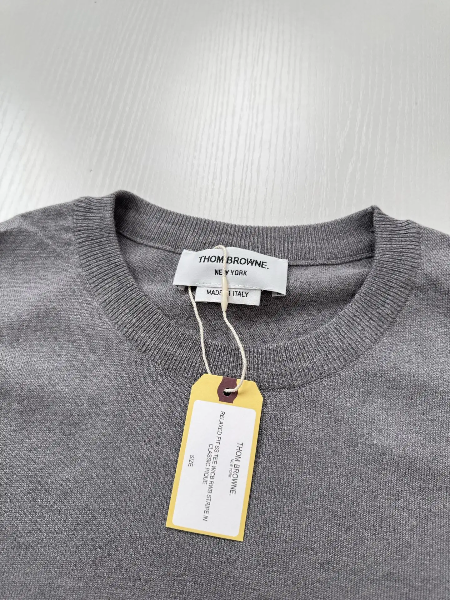 Striped Trim Fine-Knit Short-Sleeve Sweater D21018744 — view 5