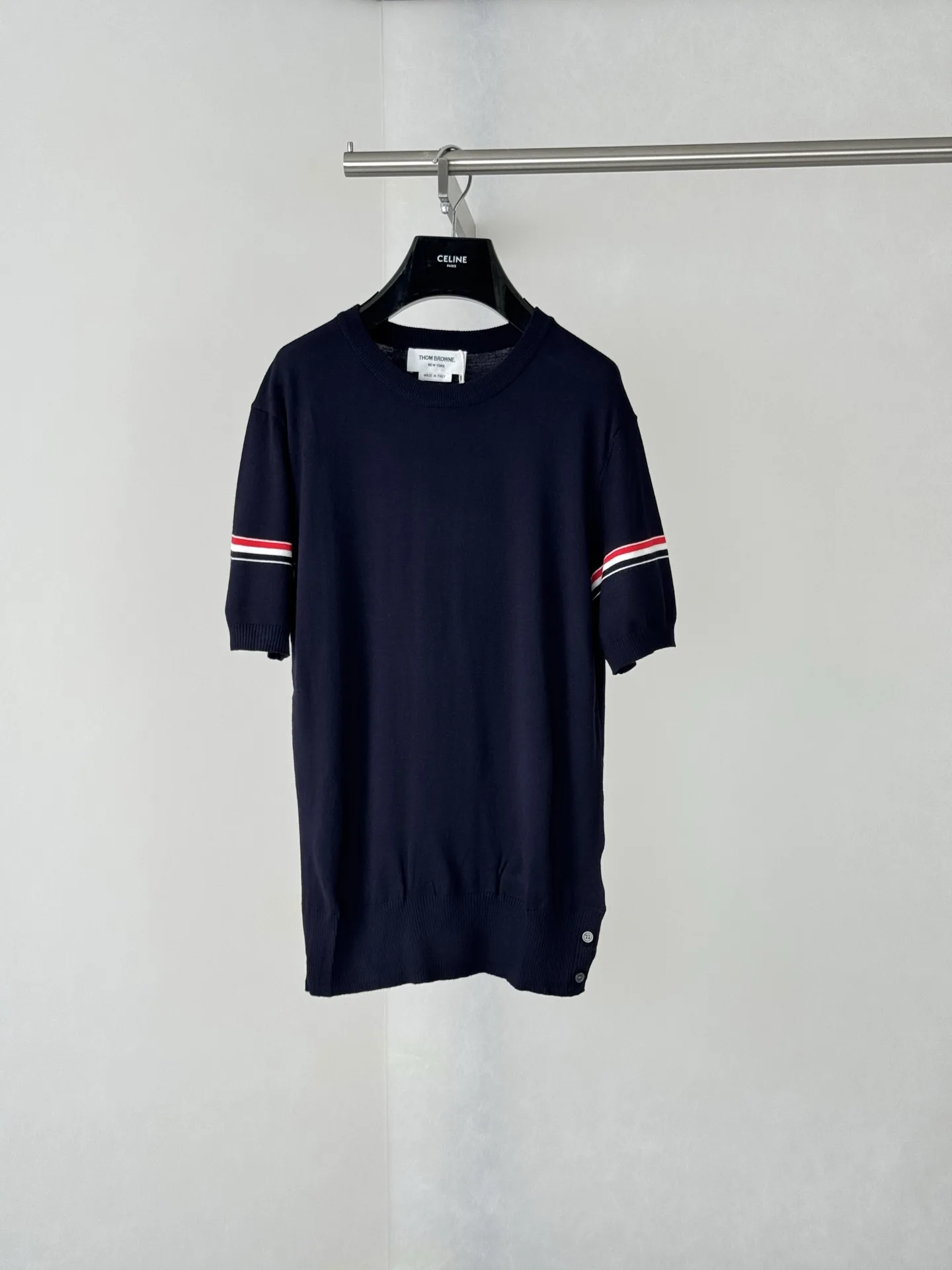 Striped Trim Fine-Knit Short-Sleeve Sweater D21018745