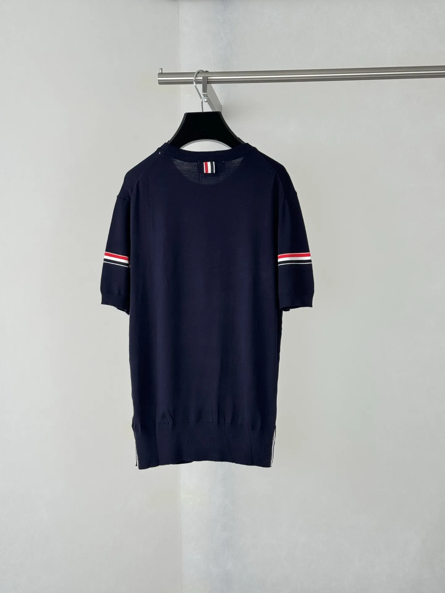 Striped Trim Fine-Knit Short-Sleeve Sweater D21018745 — view 2