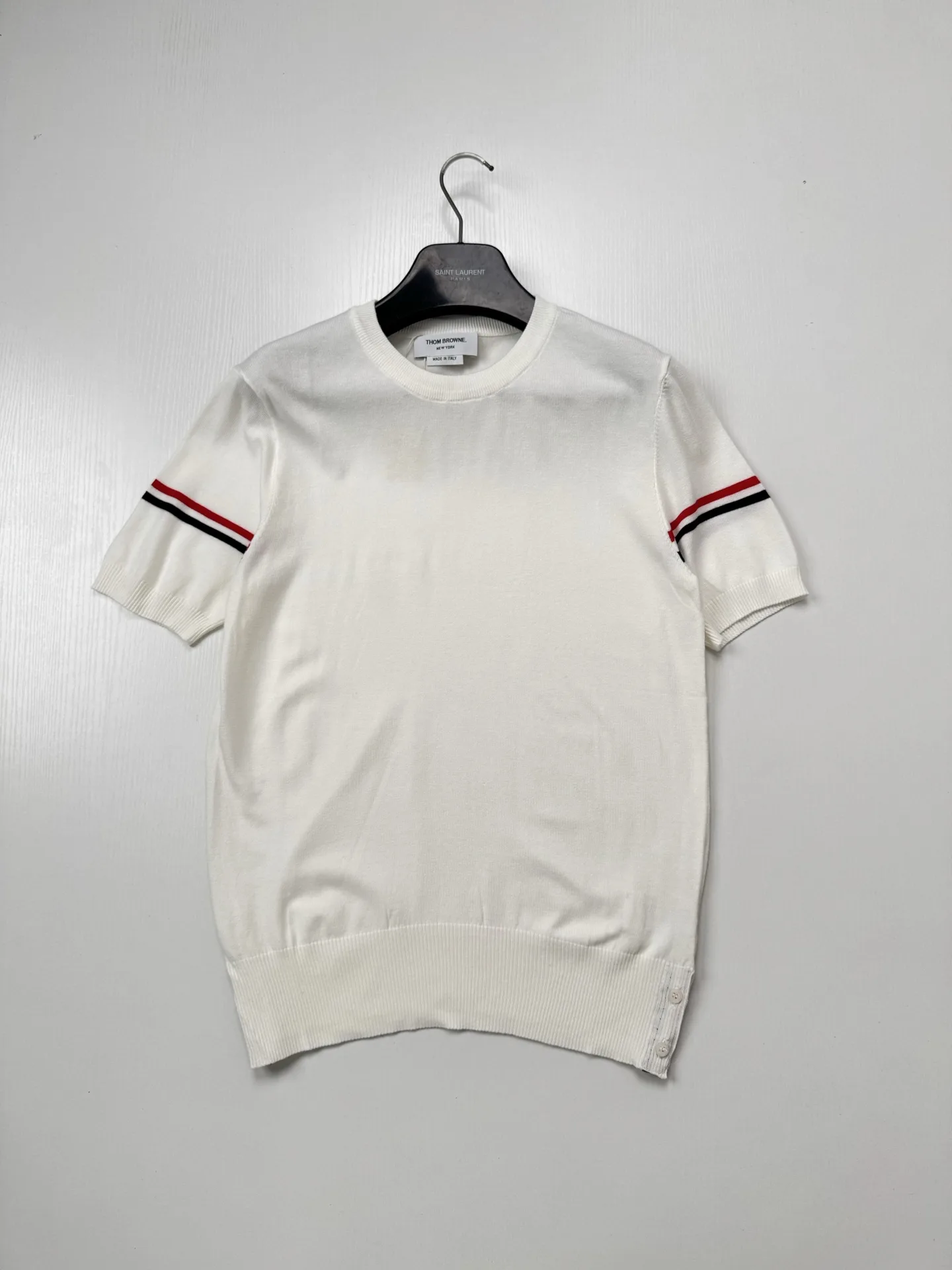 Striped Trim Fine-Knit Short-Sleeve Sweater D21018746 — view 3