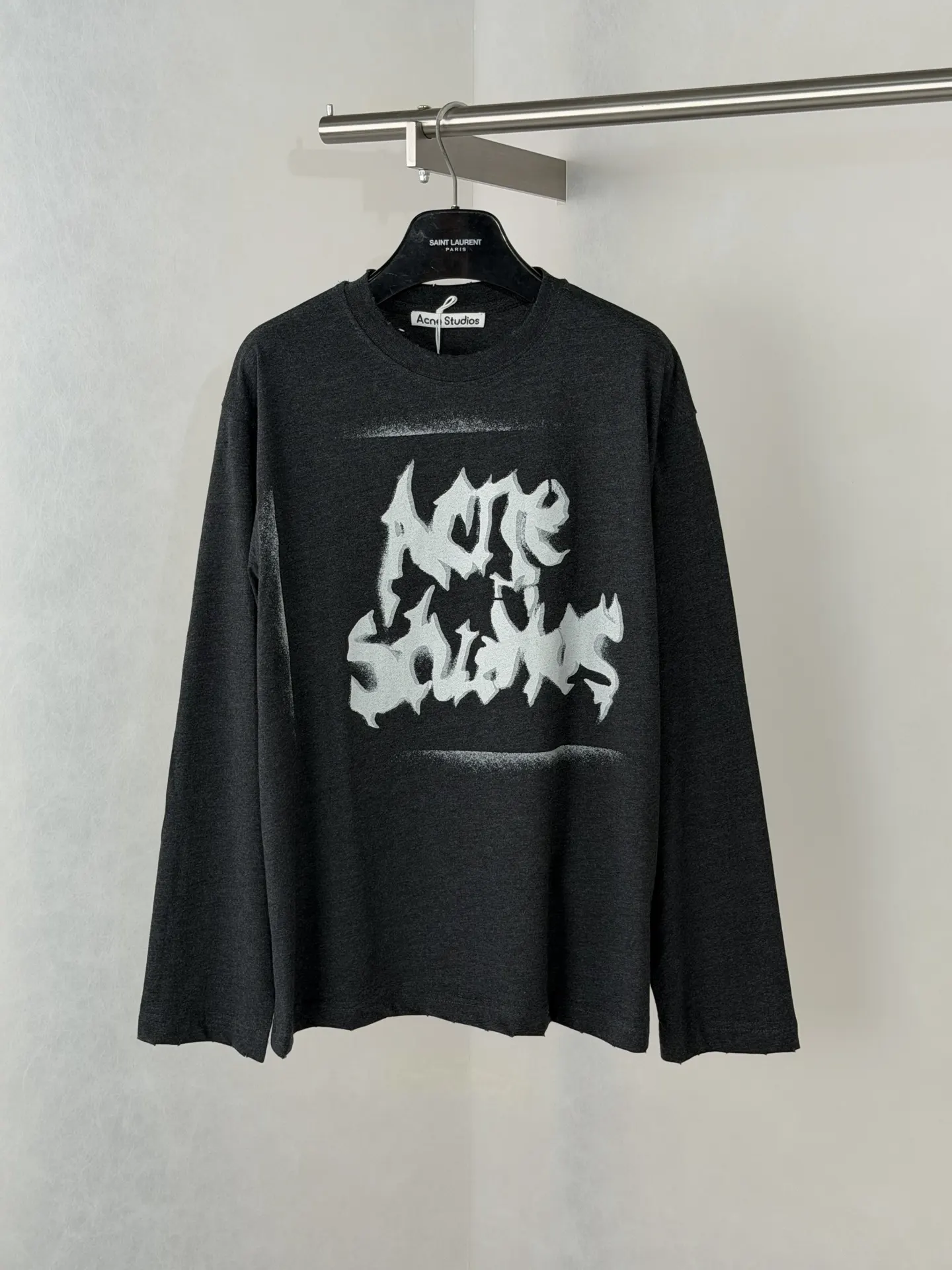 Gothic Logo Spray-Paint Long-Sleeve T-Shirt D21518584