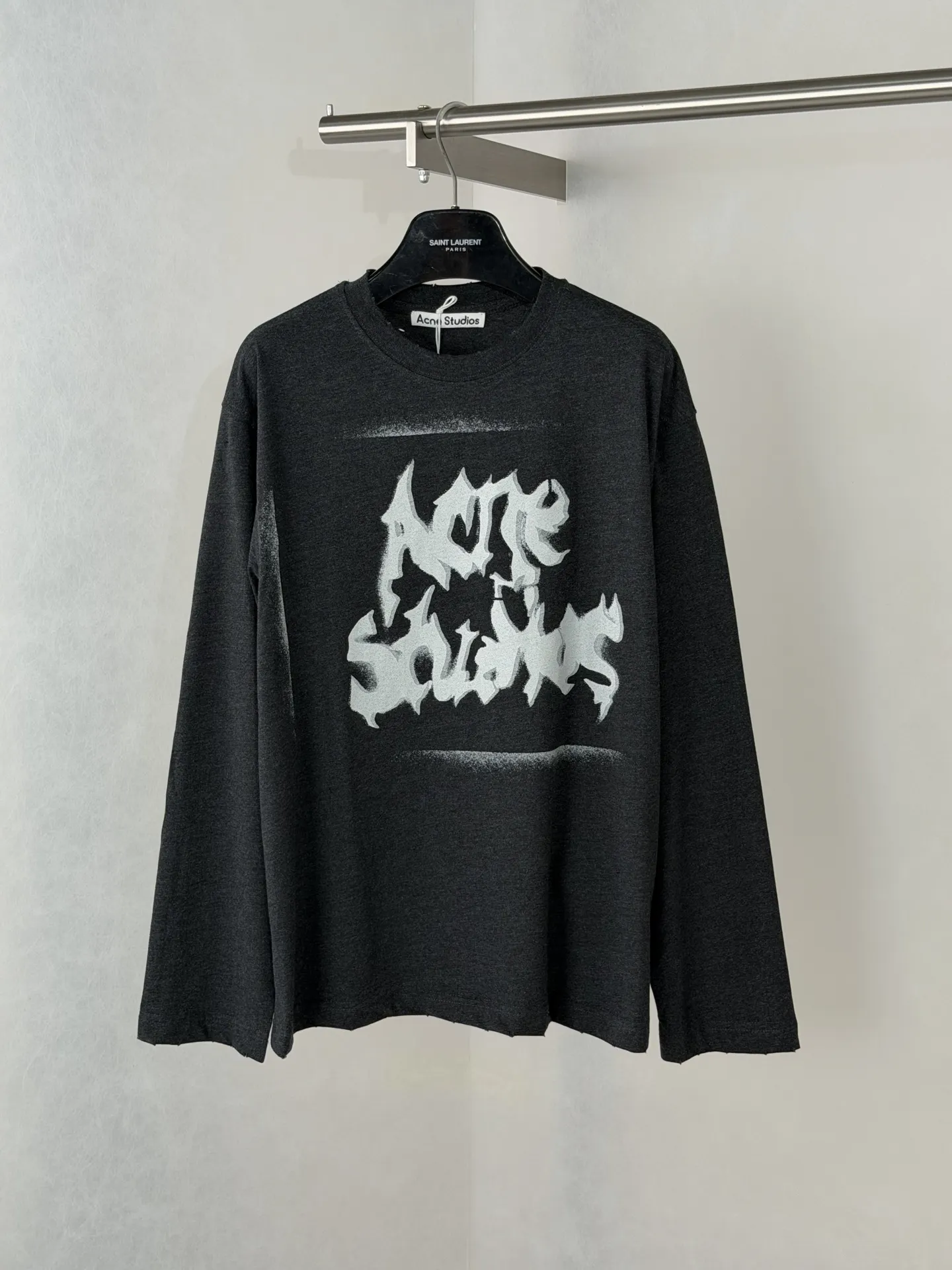 Gothic Logo Spray-Paint Long-Sleeve T-Shirt D21518584
