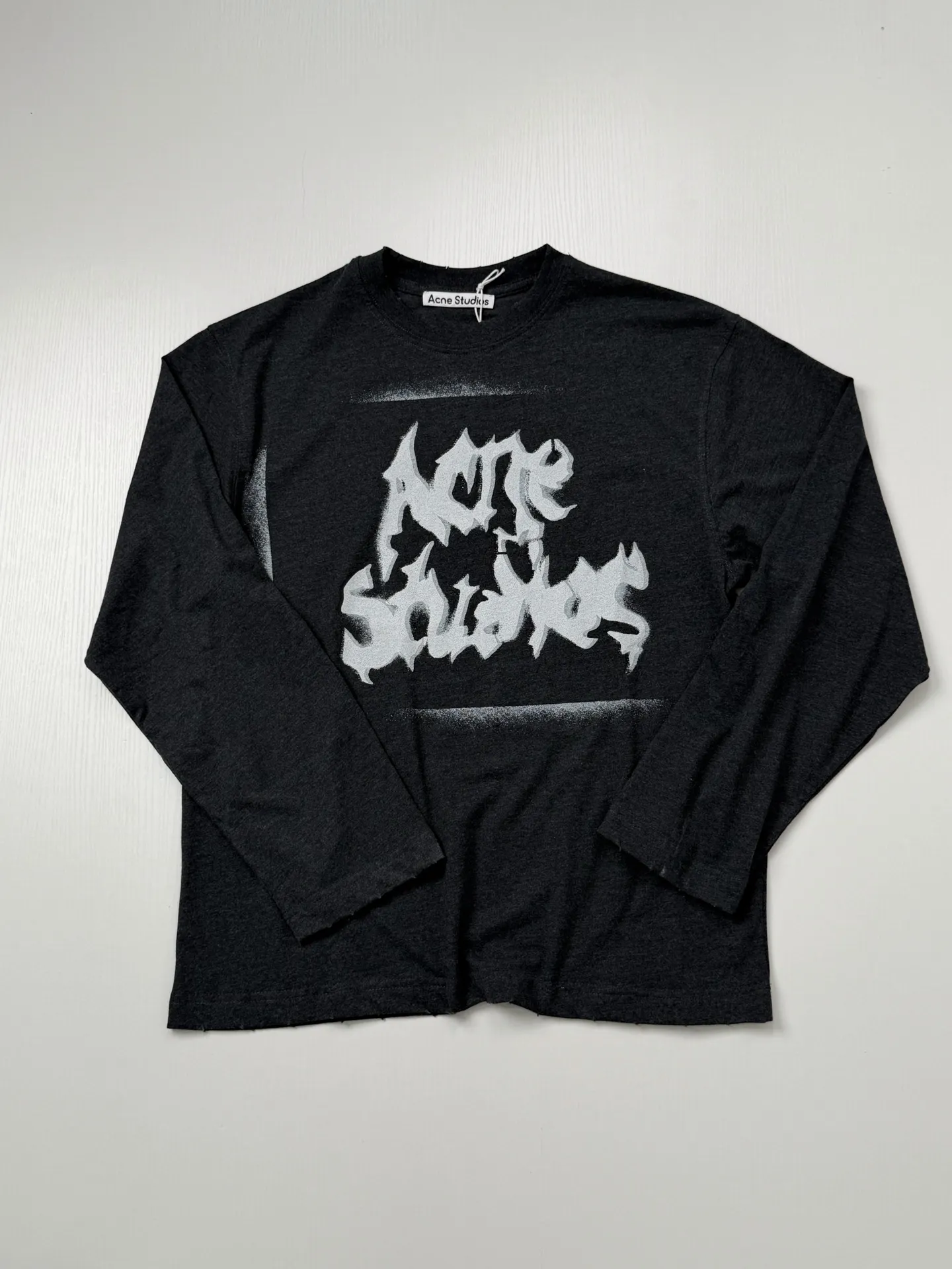 Gothic Logo Spray-Paint Long-Sleeve T-Shirt D21518584 — view 3