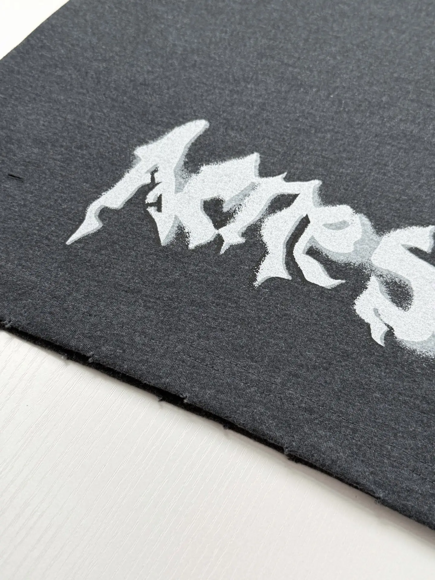 Gothic Logo Spray-Paint Long-Sleeve T-Shirt D21518584 — view 9