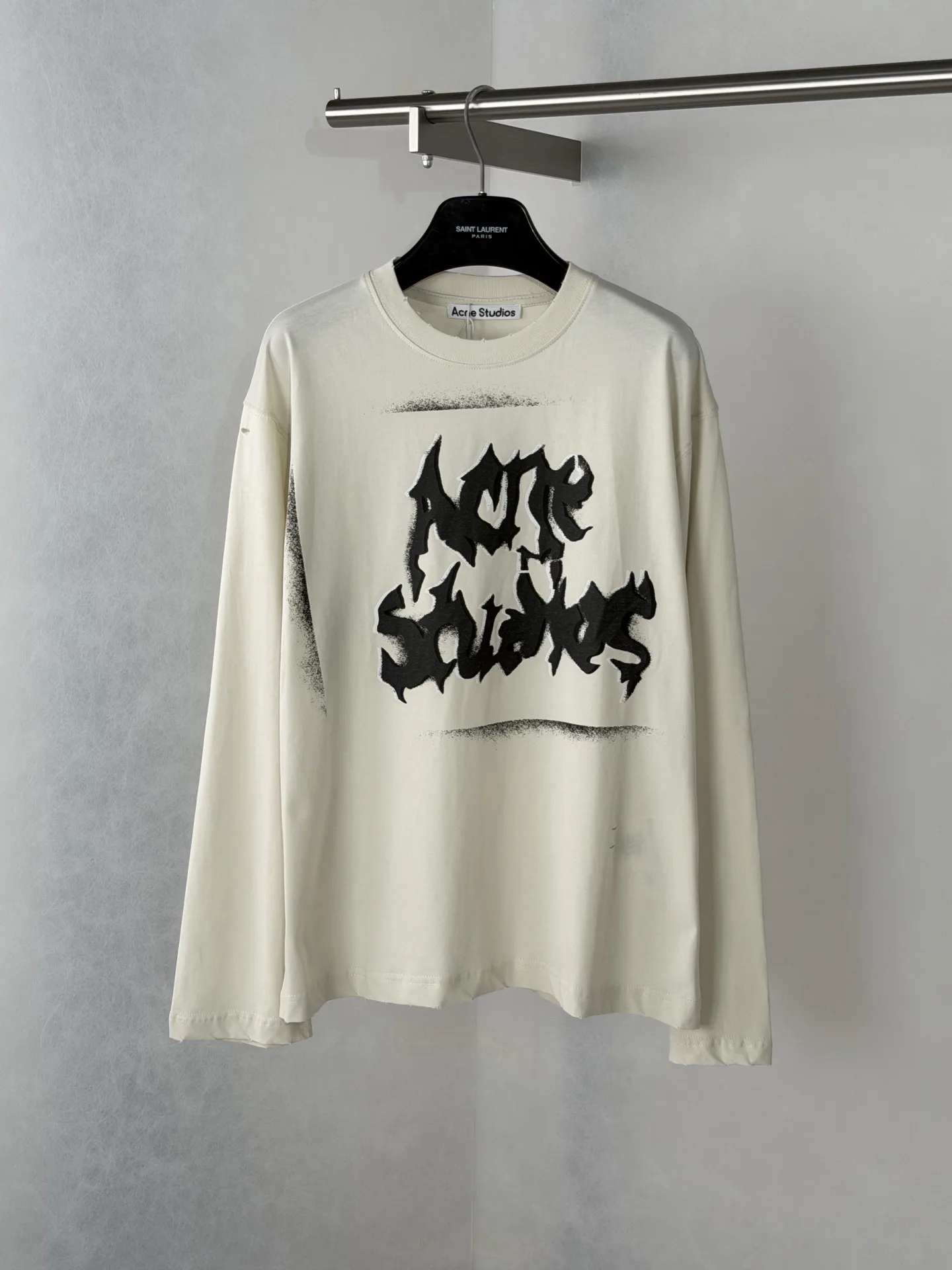 Distressed Gothic Logo Long-Sleeve T-Shirt D21518583