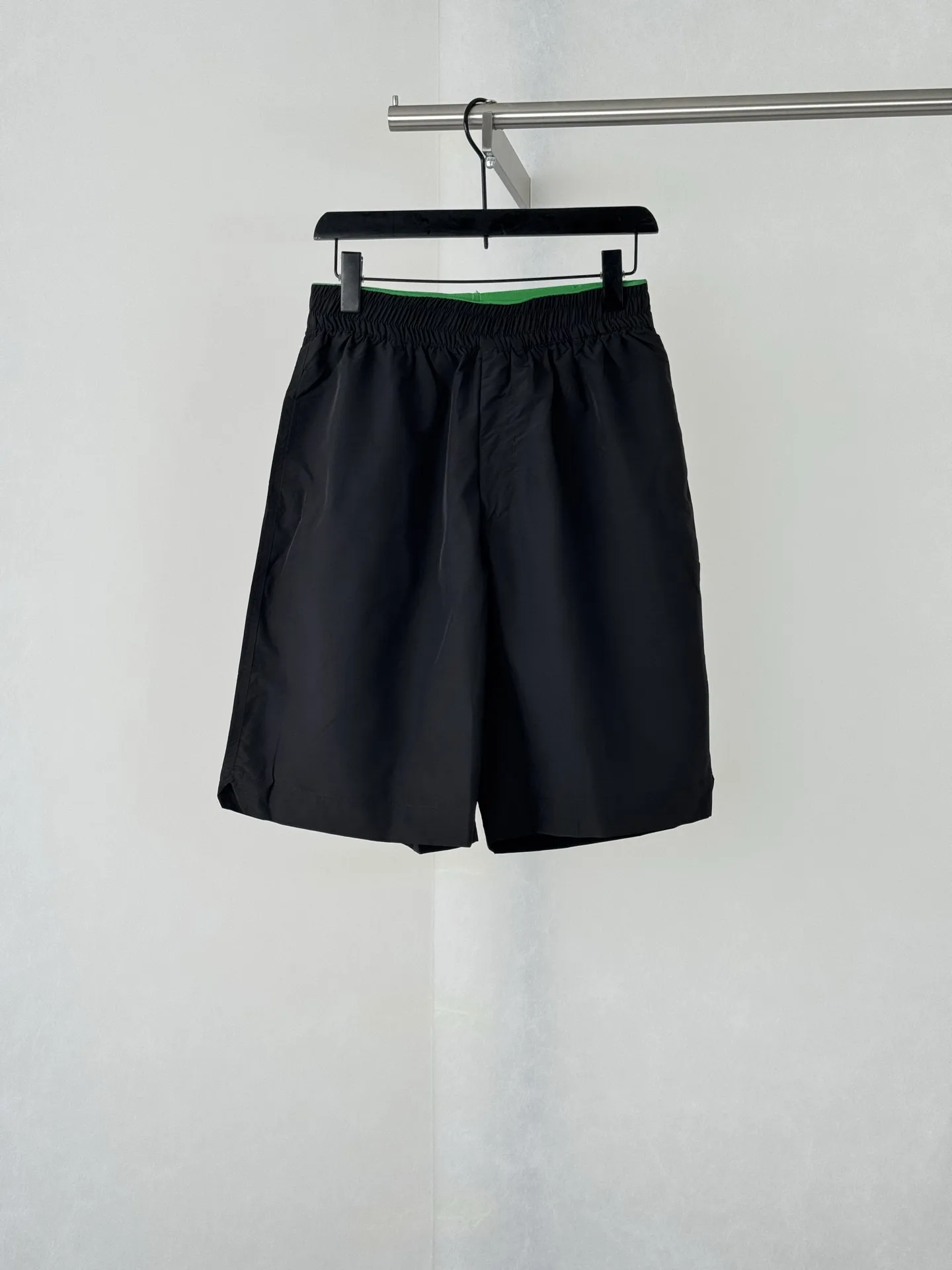 Contrast-Lined Technical Nylon Shorts D21518759