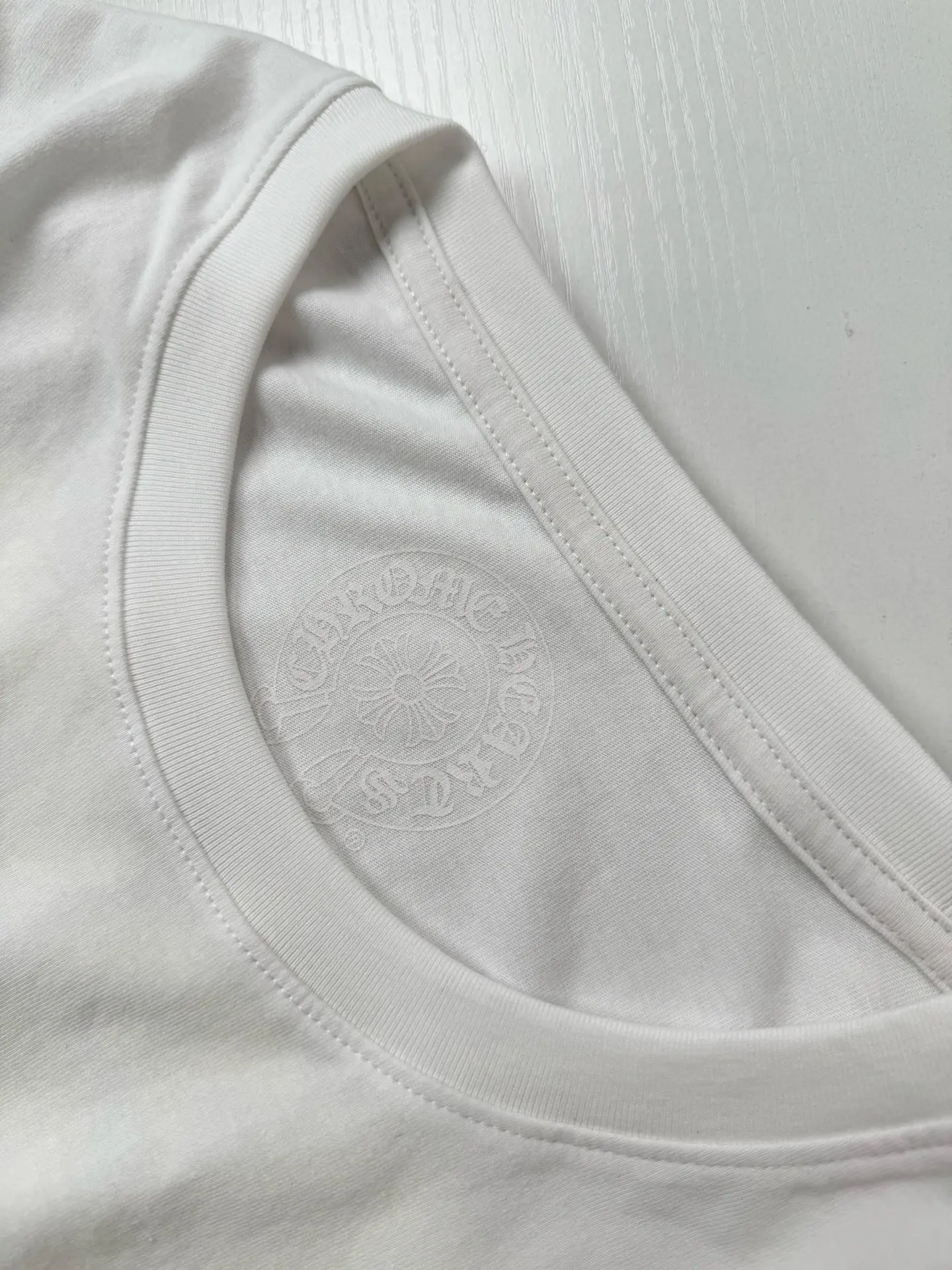 Logo-Print Long-Sleeved Cotton T-Shirt D21518735 — view 8