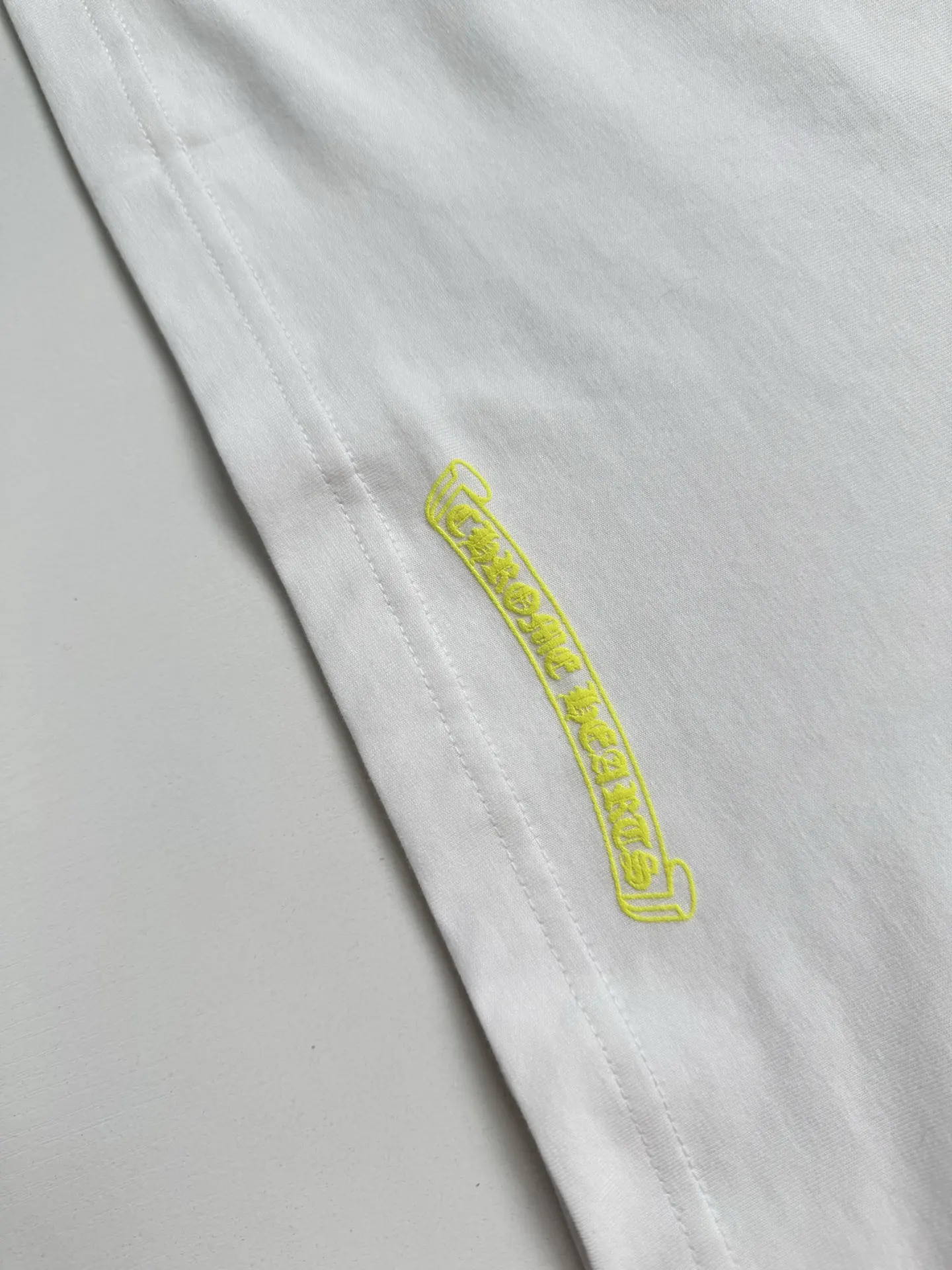 Logo-Print Long-Sleeved Cotton T-Shirt D21518735 — view 11