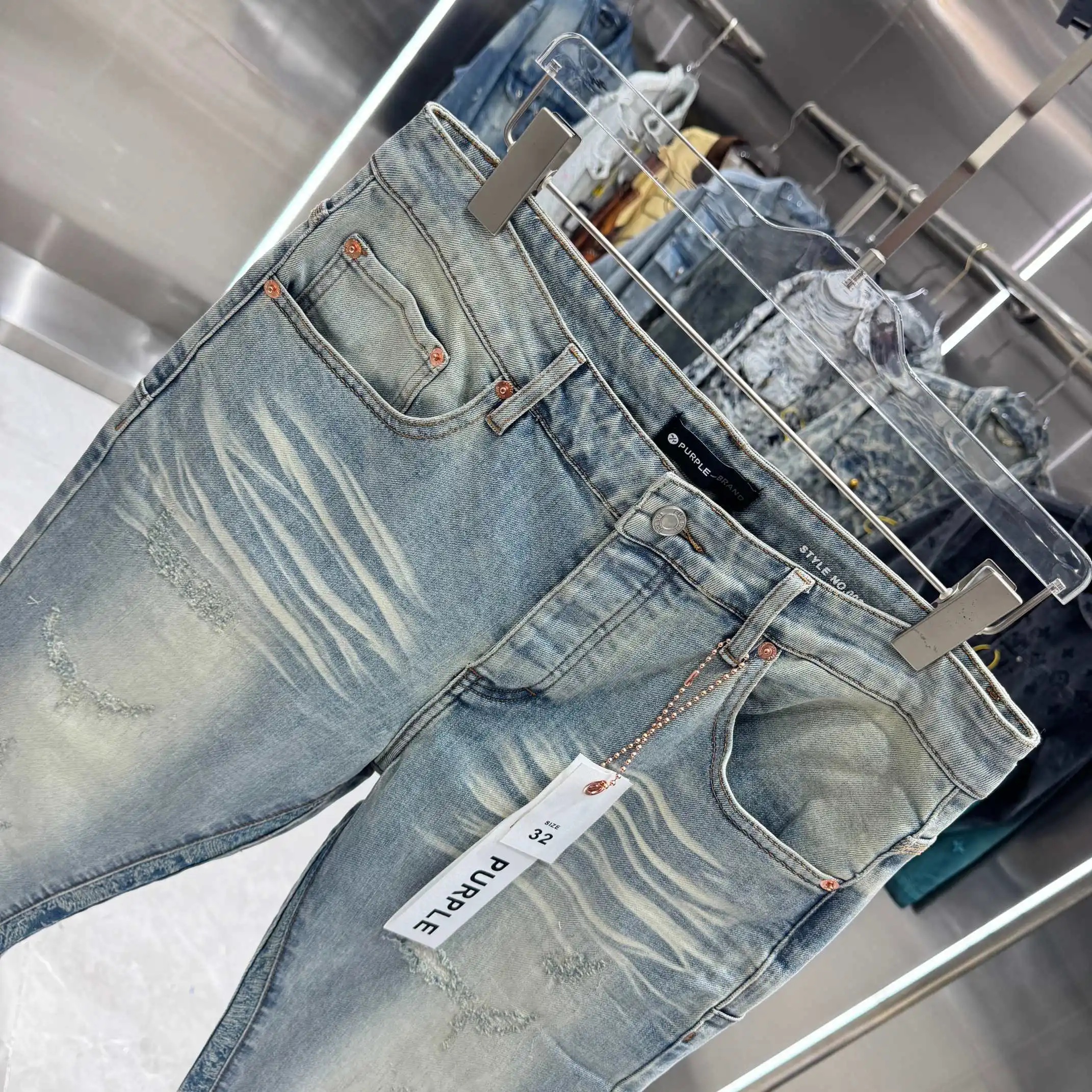 Distressed Slim-Fit Flare Jeans D21519159 — view 4