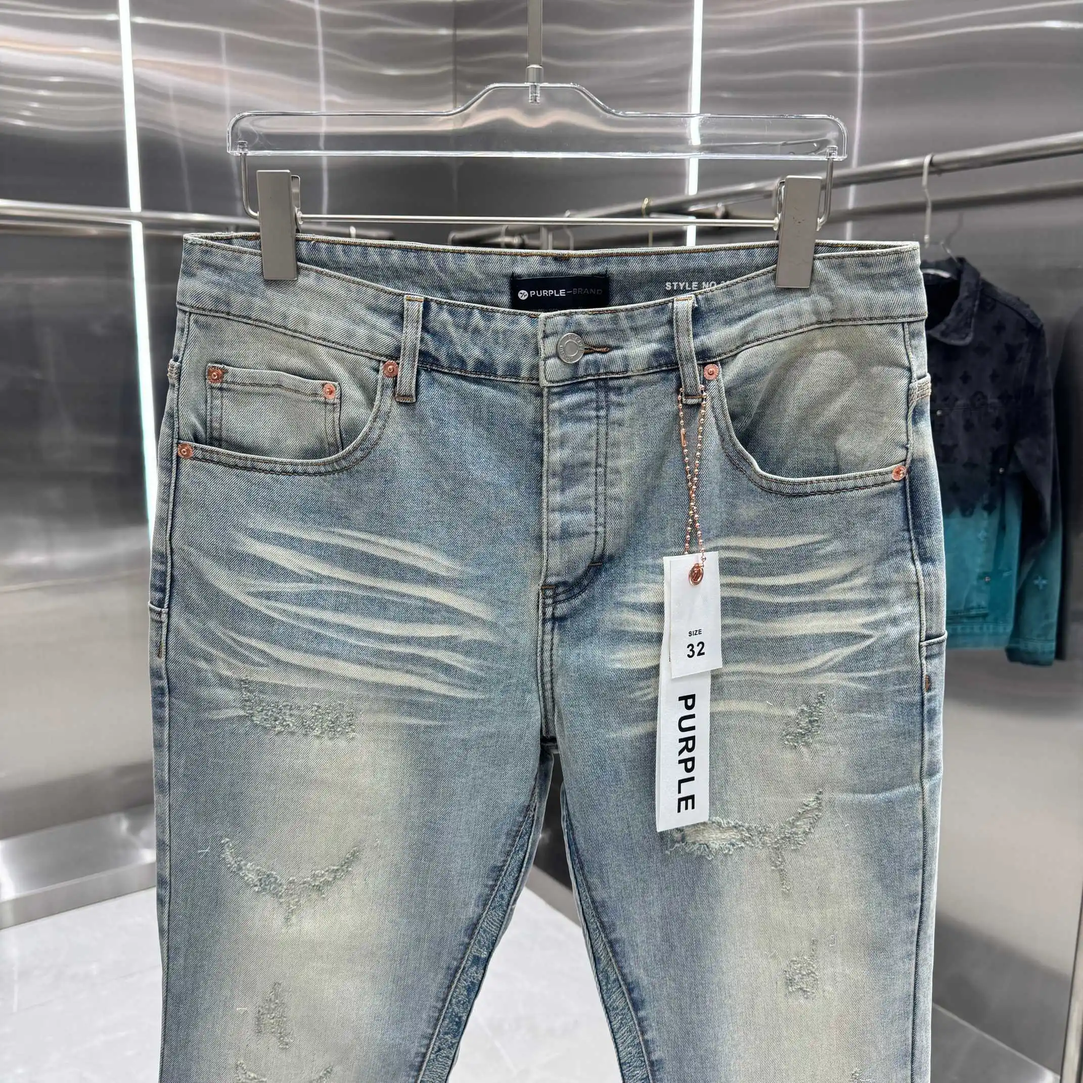 Distressed Slim-Fit Flare Jeans D21519159 — view 6