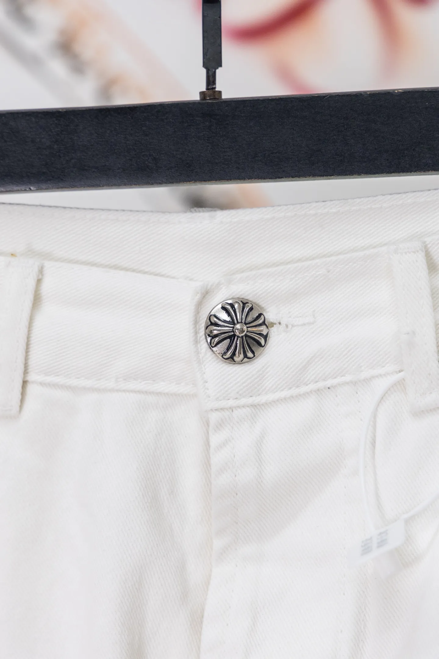 Leopard Cross Patch Straight-Leg Jeans D21519749 — view 4