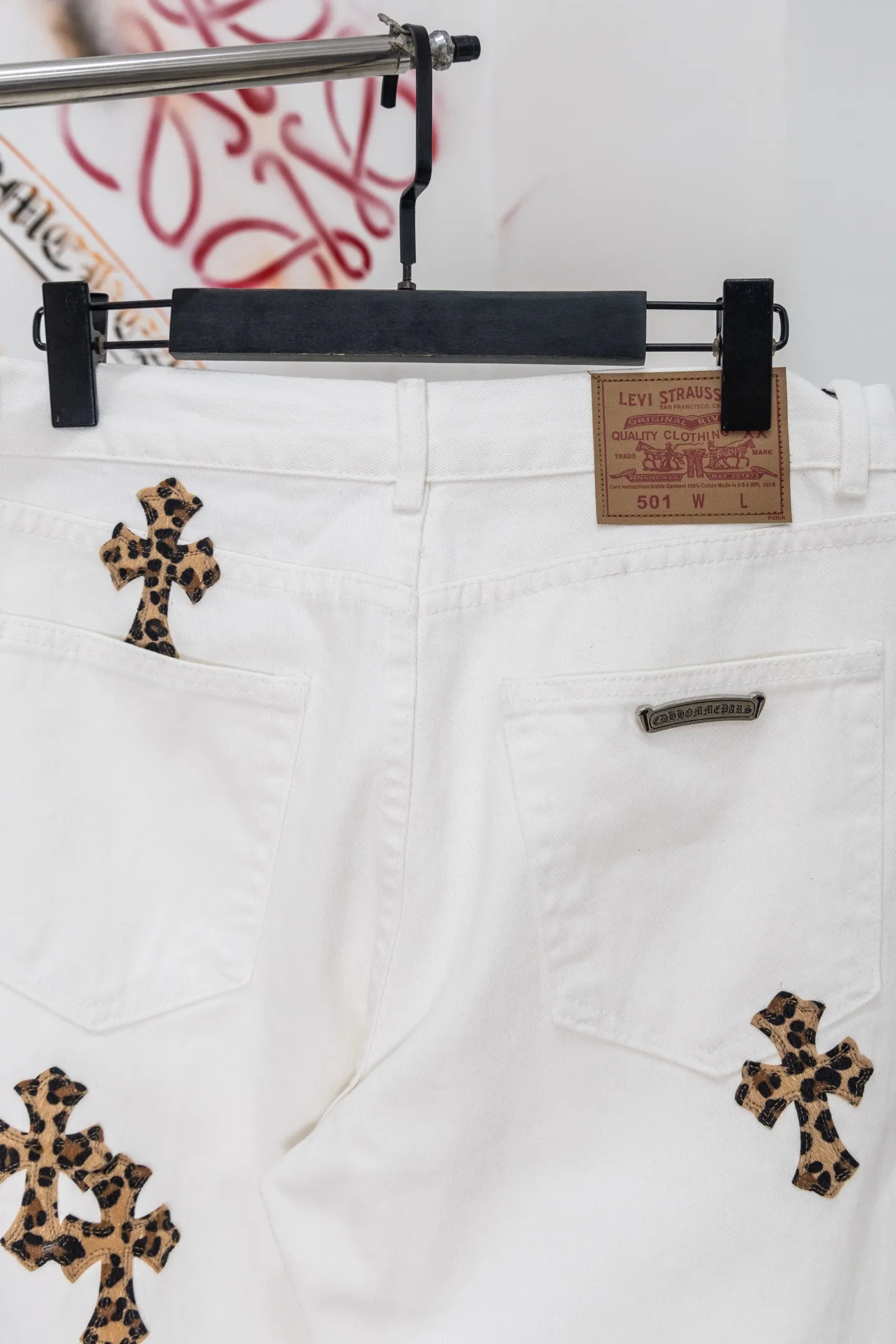 Leopard Cross Patch Straight-Leg Jeans D21519749 — view 9