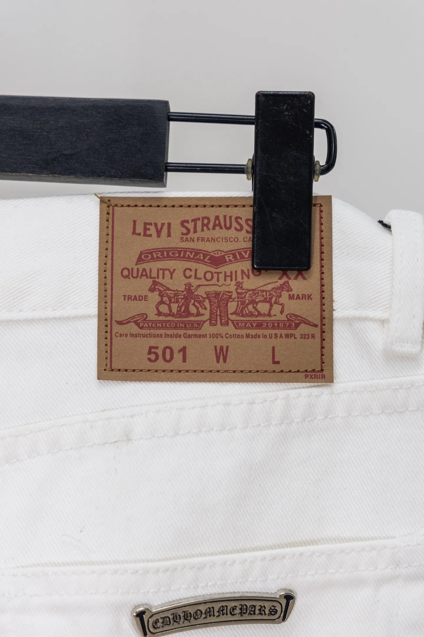 Leopard Cross Patch Straight-Leg Jeans D21519749 — view 10