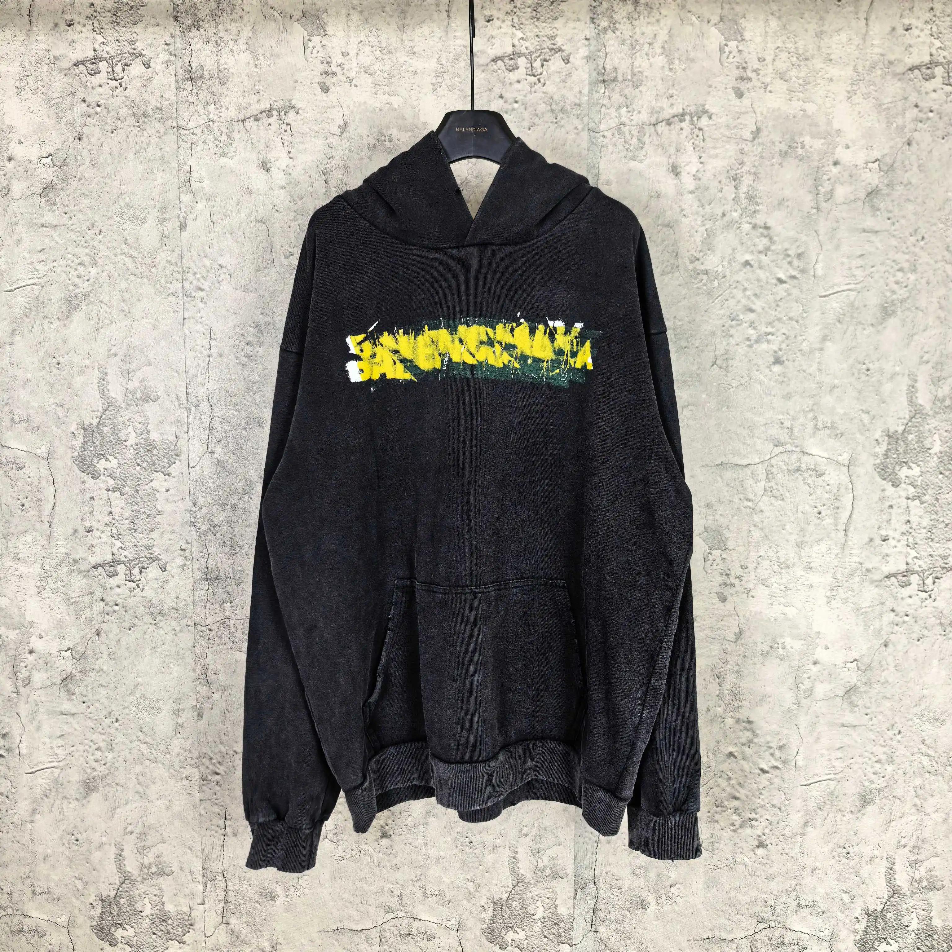 Messy Spray Logo Distressed Hoodie D22024491