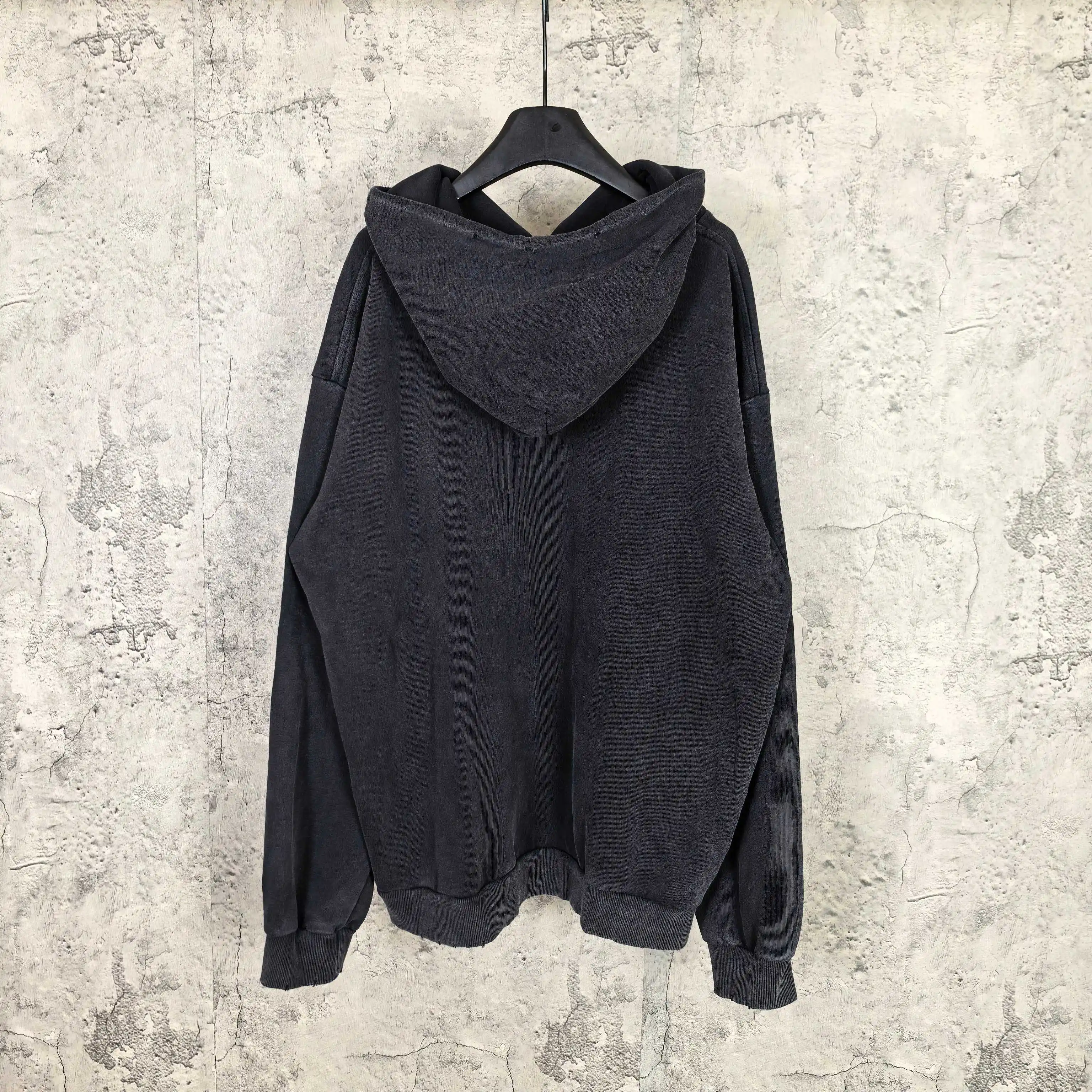 Messy Spray Logo Distressed Hoodie D22024491 — view 2