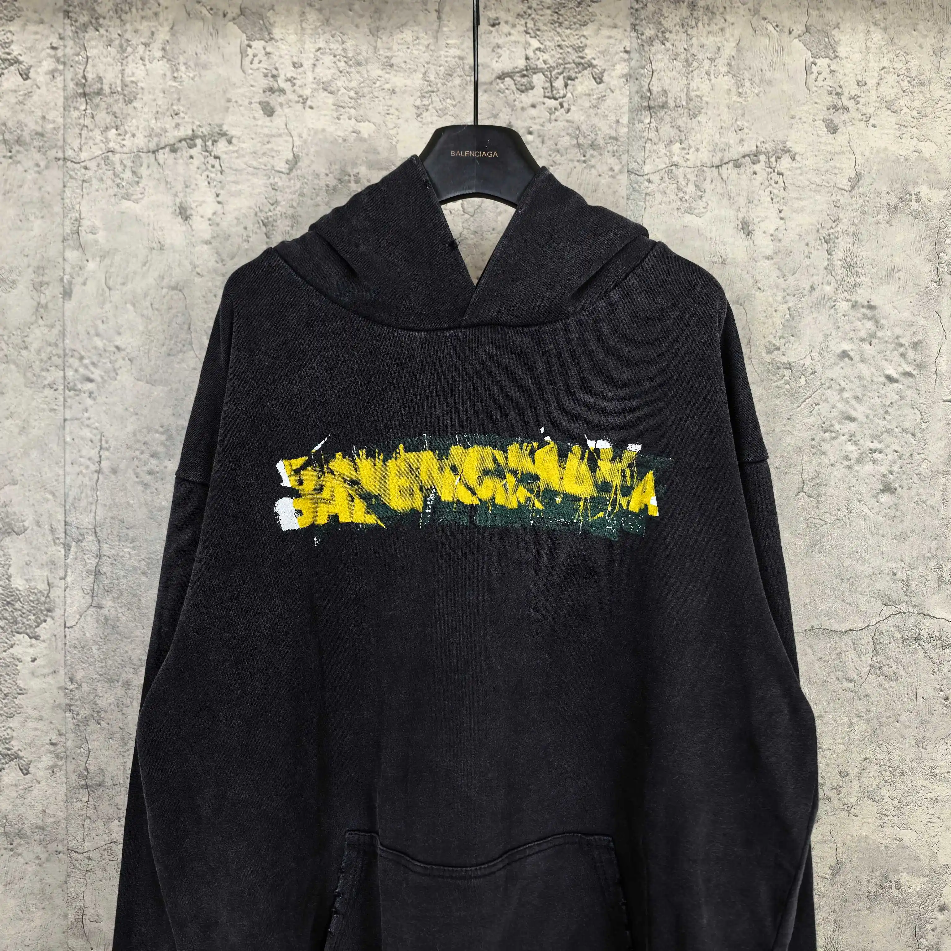 Messy Spray Logo Distressed Hoodie D22024491 — view 3