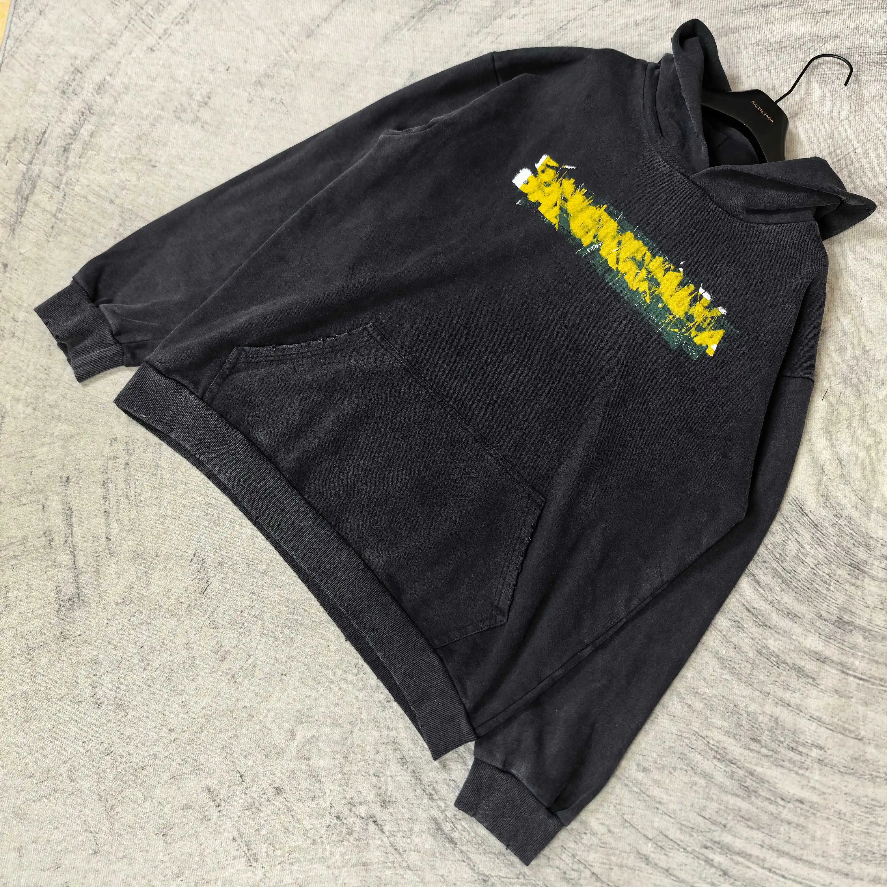Messy Spray Logo Distressed Hoodie D22024491 — view 4