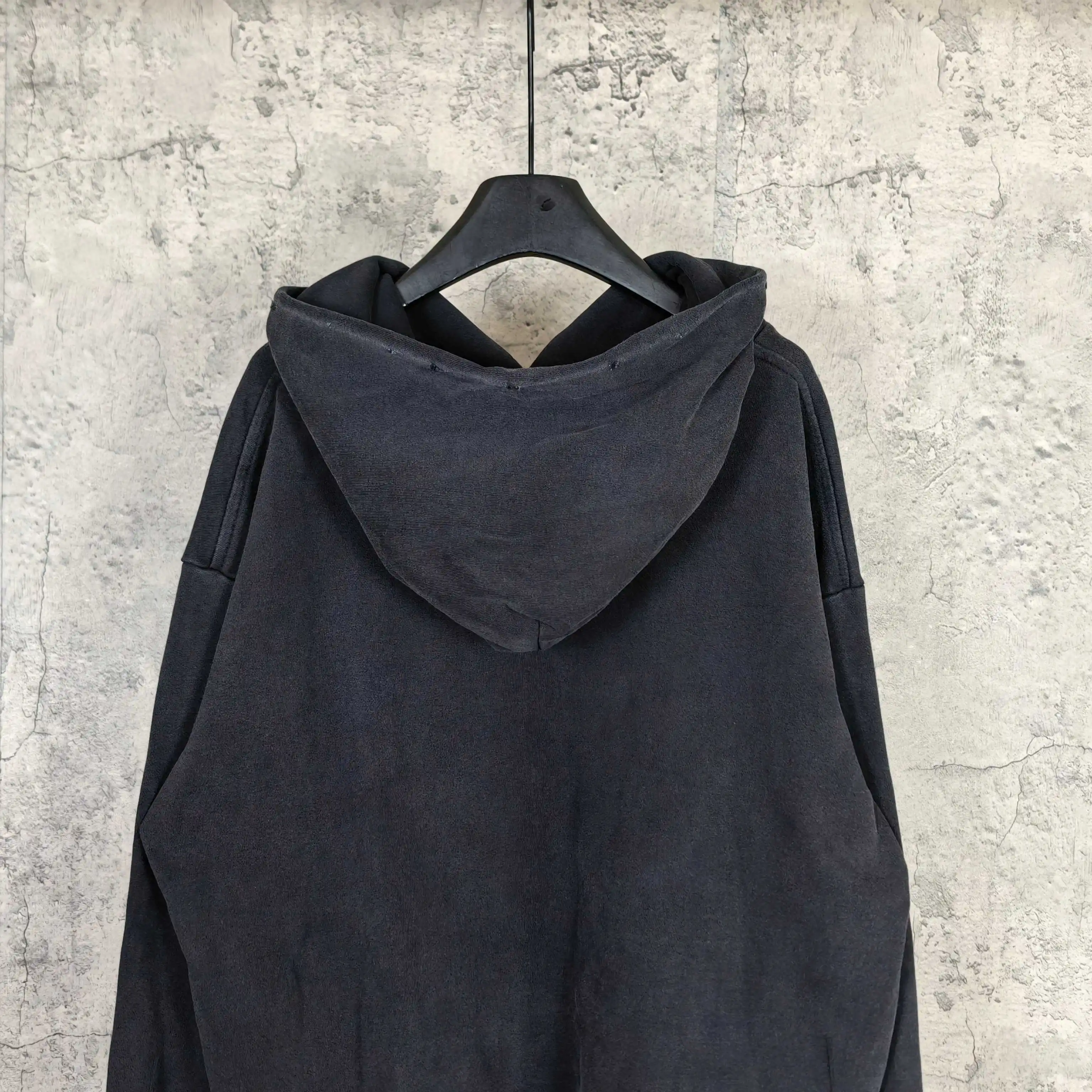 Messy Spray Logo Distressed Hoodie D22024491 — view 6
