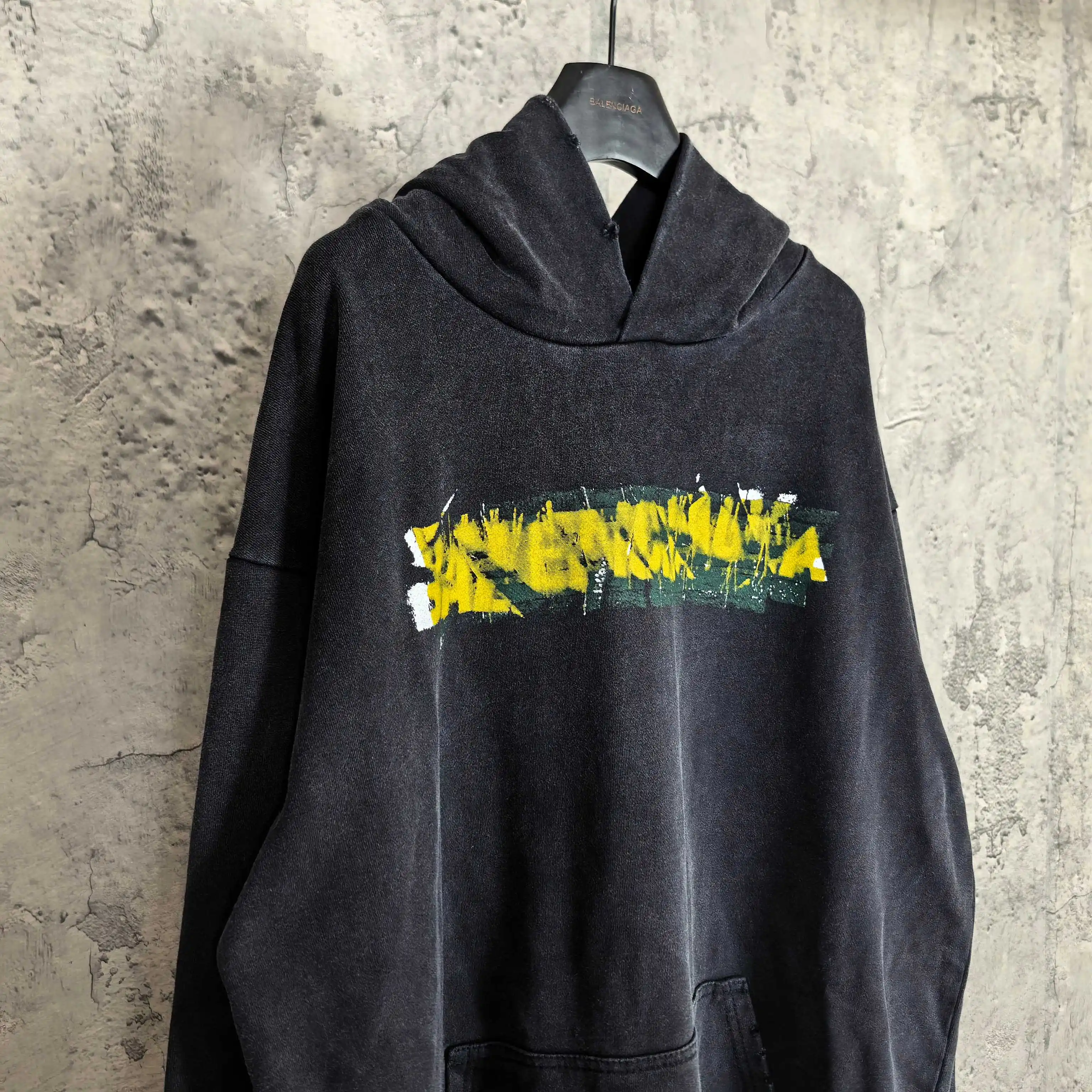 Messy Spray Logo Distressed Hoodie D22024491 — view 7
