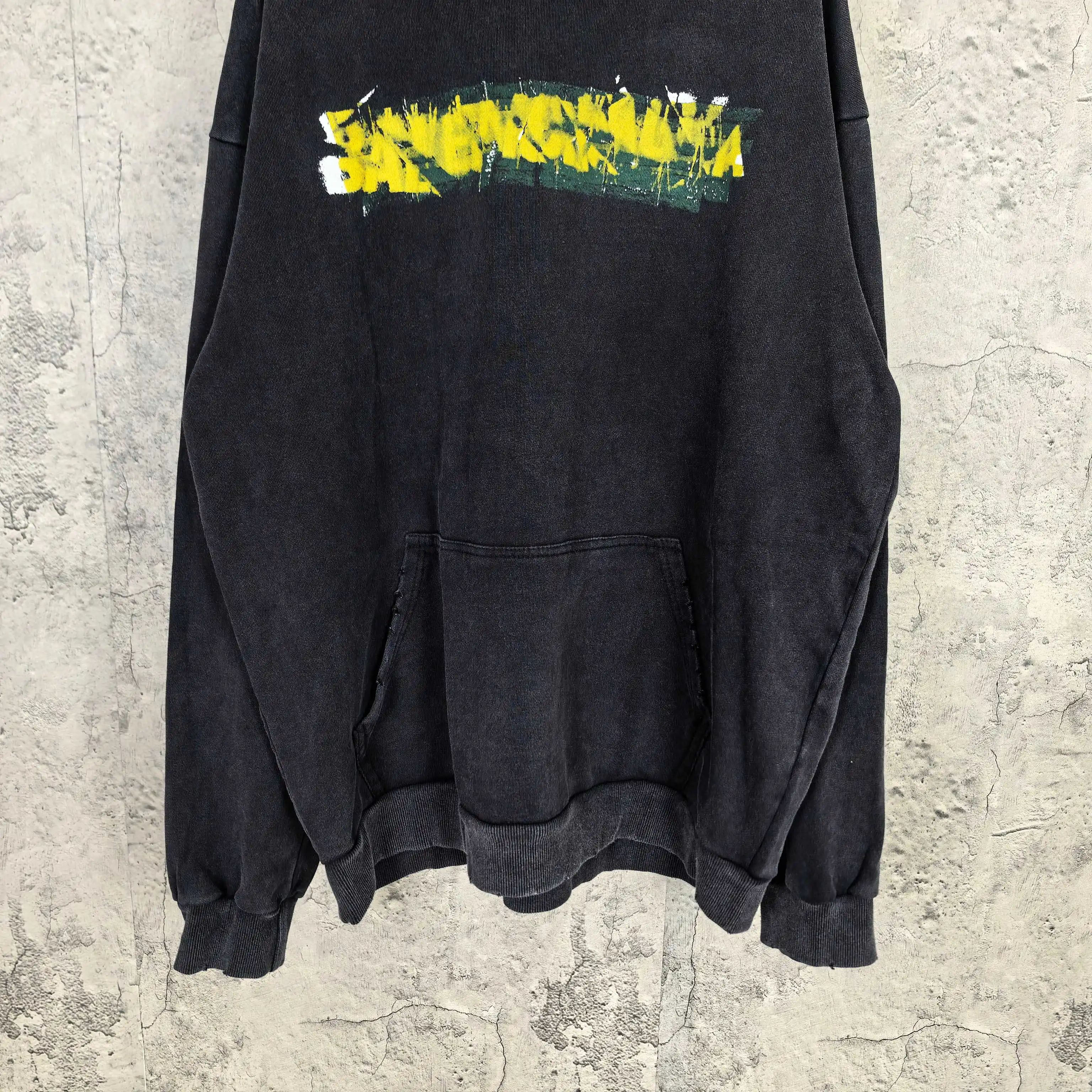 Messy Spray Logo Distressed Hoodie D22024491 — view 10