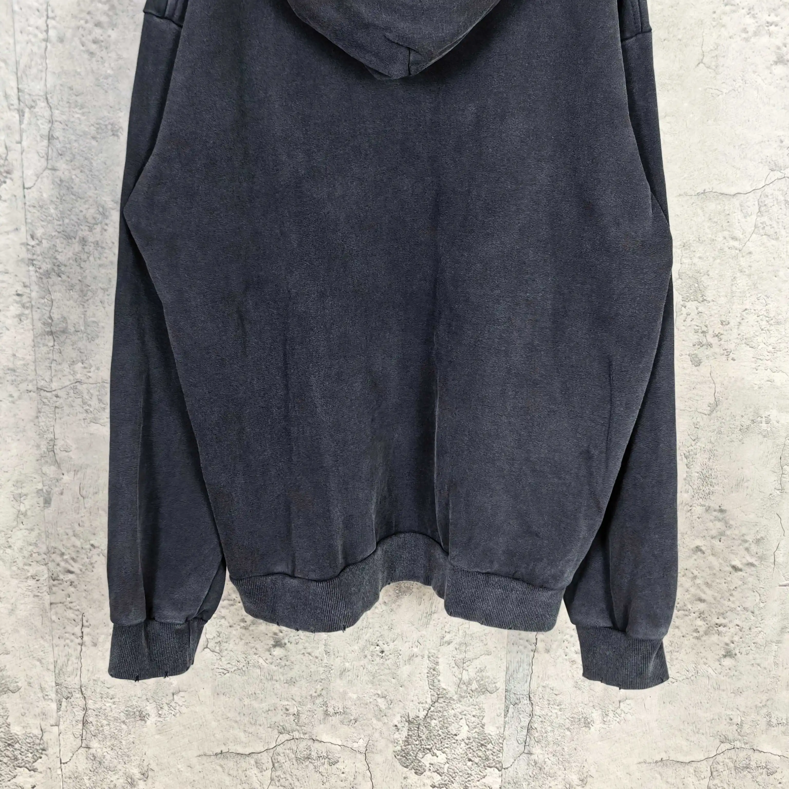 Messy Spray Logo Distressed Hoodie D22024491 — view 11