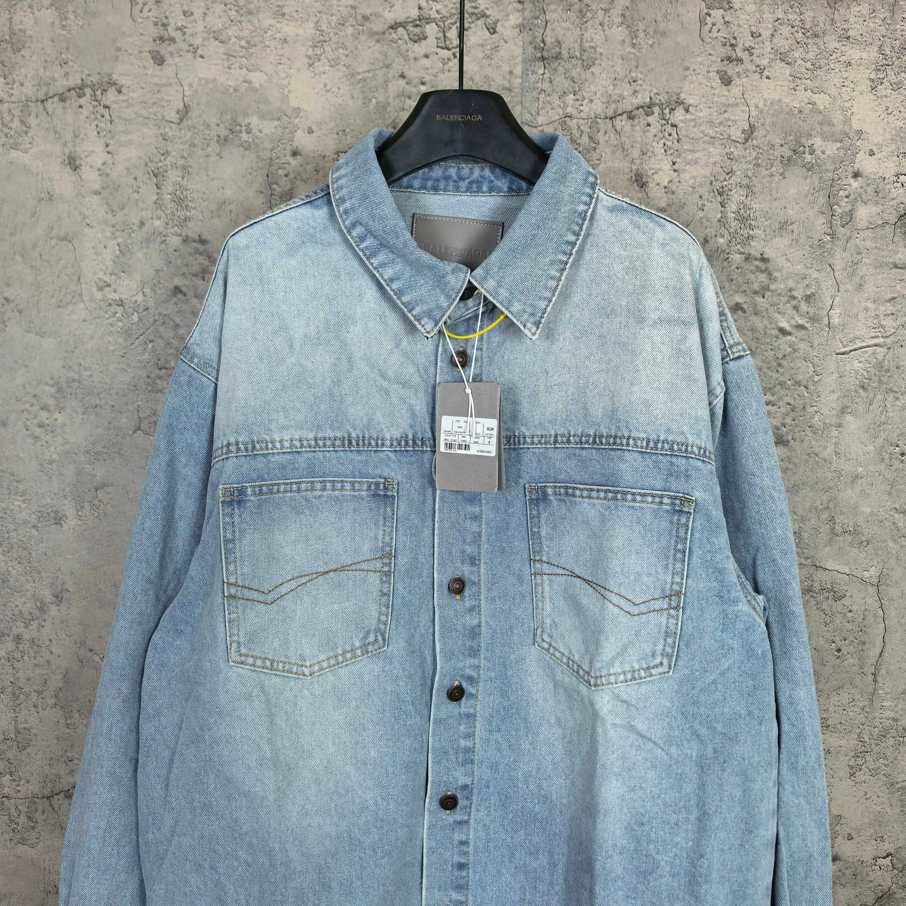 Oversized Washed Denim Shirt Jacket D22024469 — view 3