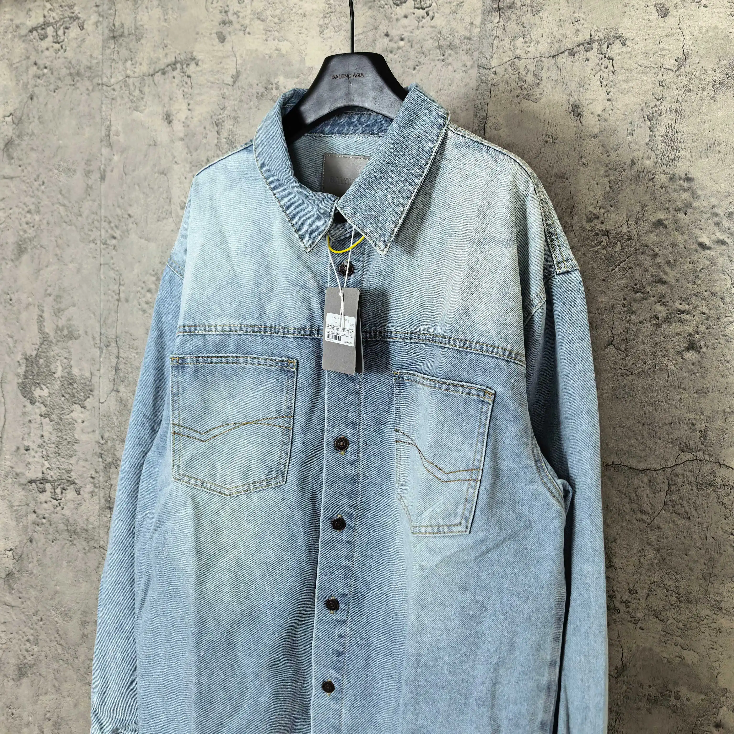 Oversized Washed Denim Shirt Jacket D22024469 — view 9