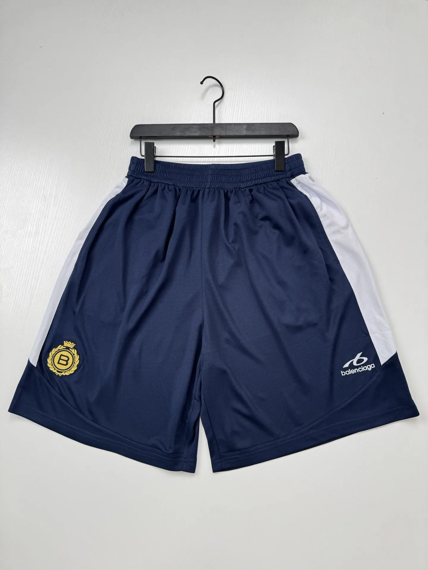 Soccer Series Logo-Embroidered Shorts D22018749 — view 3