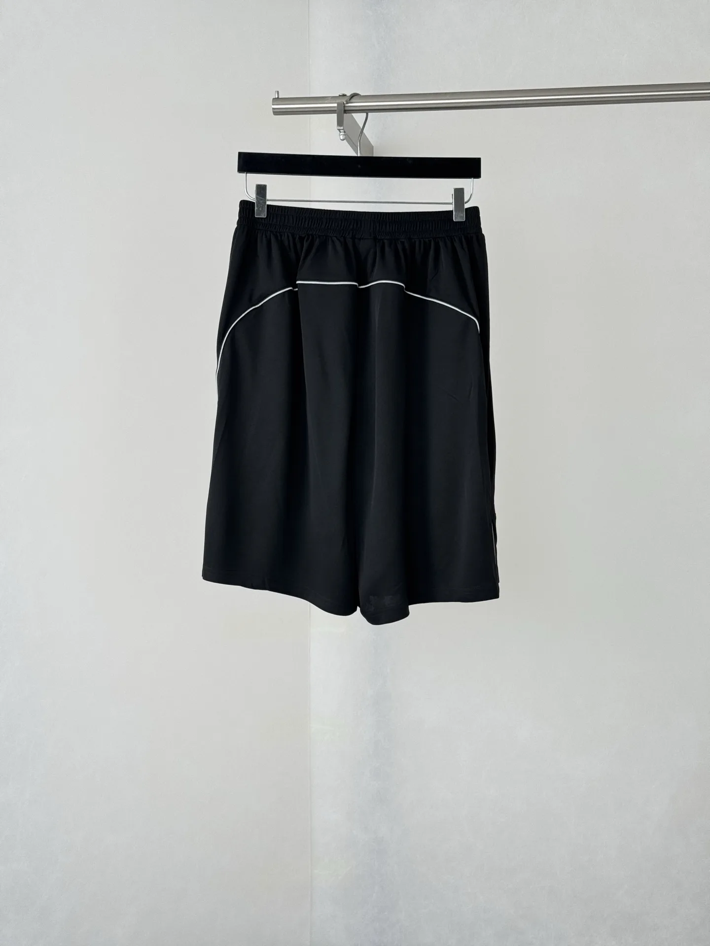 Soccer Series Logo-Embroidered Technical Shorts D22018748 — view 2