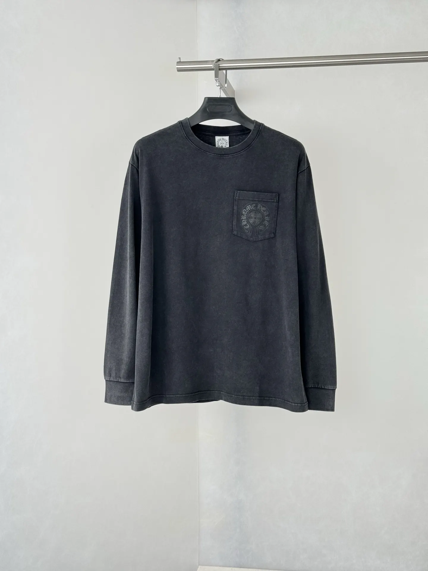 Washed Cotton Long-Sleeve Pocket T-Shirt D22018743