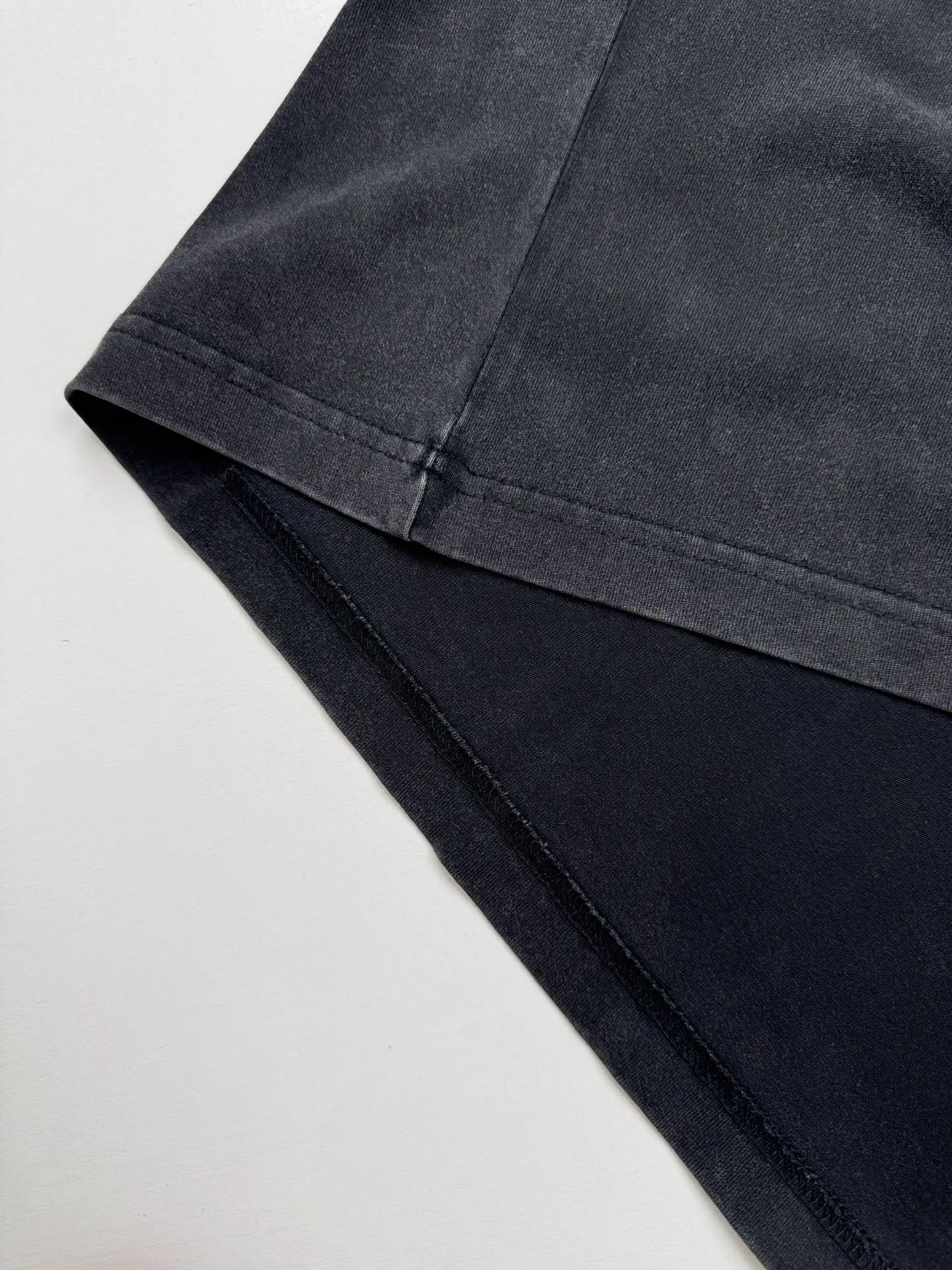 Washed Cotton Long-Sleeve Pocket T-Shirt D22018743 — view 7