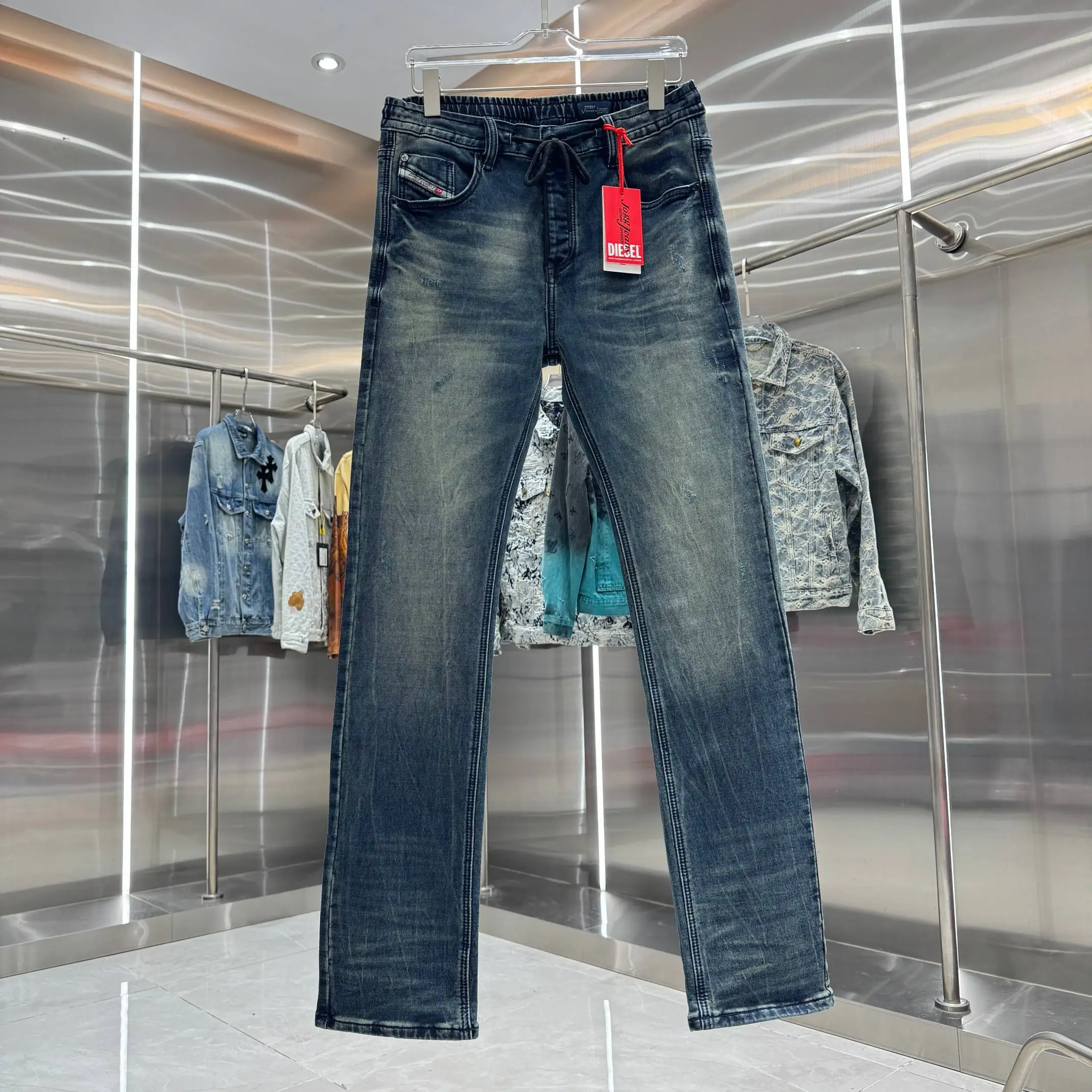 Straight-Leg Washed Denim JoggJeans D22019120