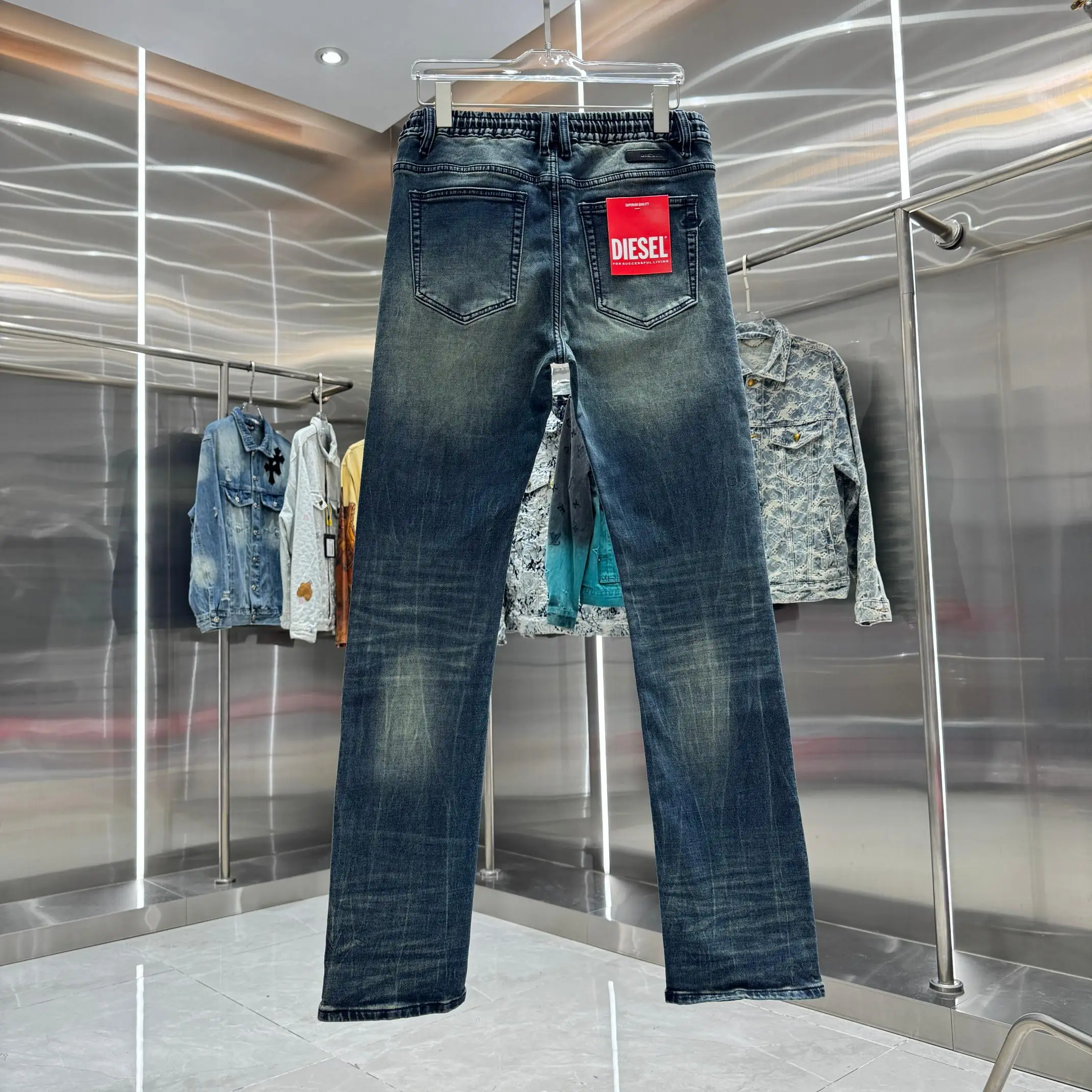 Straight-Leg Washed Denim JoggJeans D22019120 — view 2