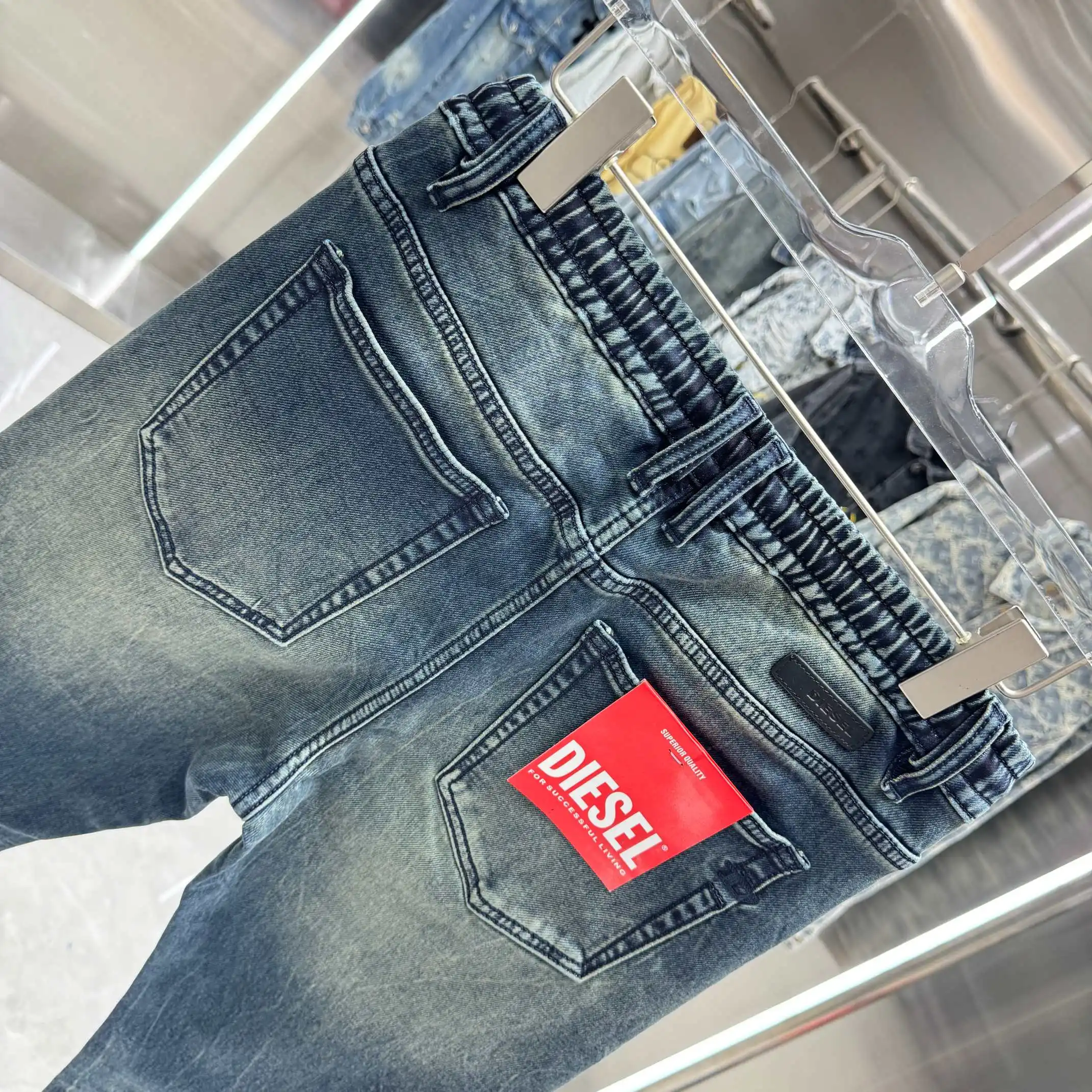 Straight-Leg Washed Denim JoggJeans D22019120 — view 5