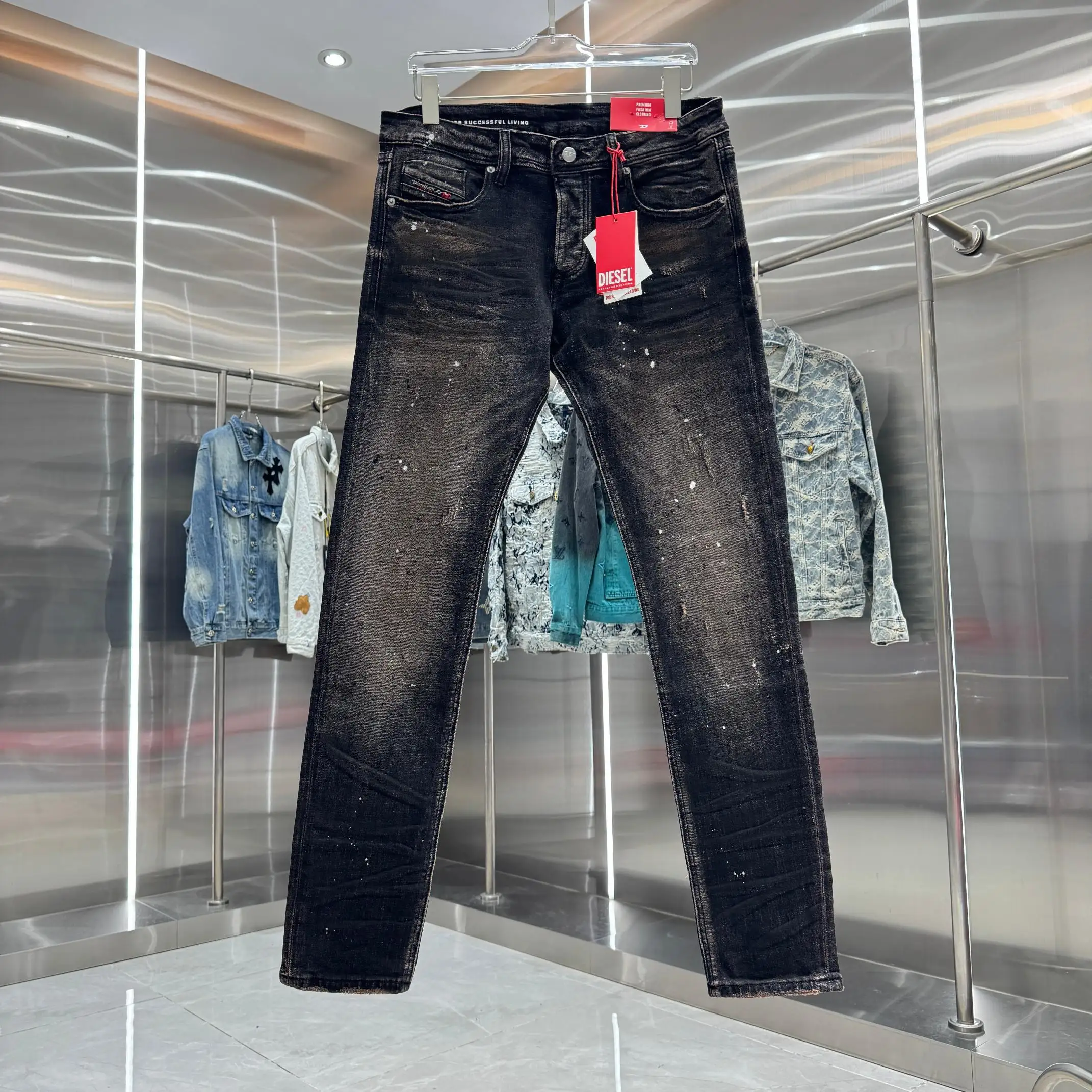 Distressed Slim-Fit Paint Splatter Jeans D22019127