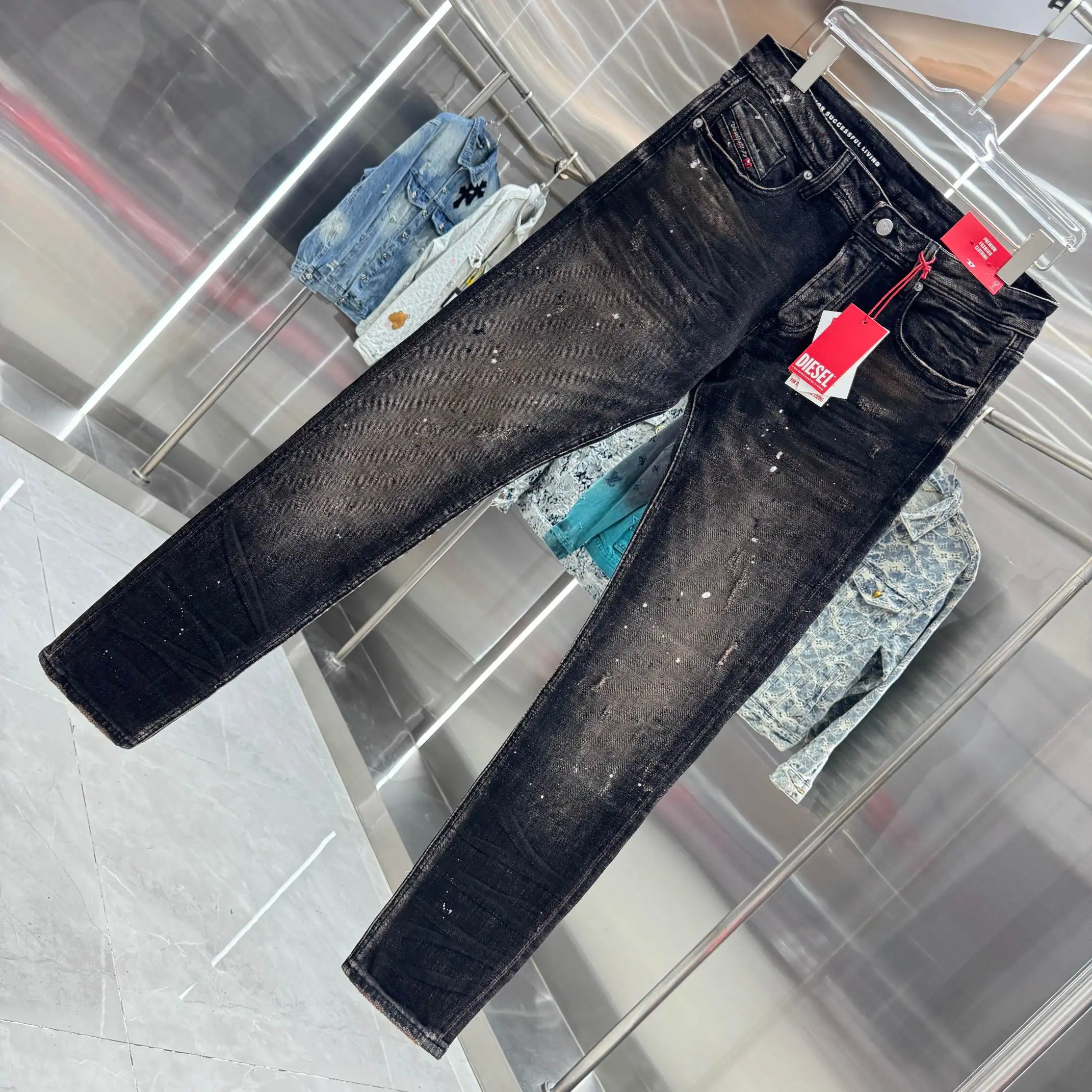 Distressed Slim-Fit Paint Splatter Jeans D22019127 — view 3