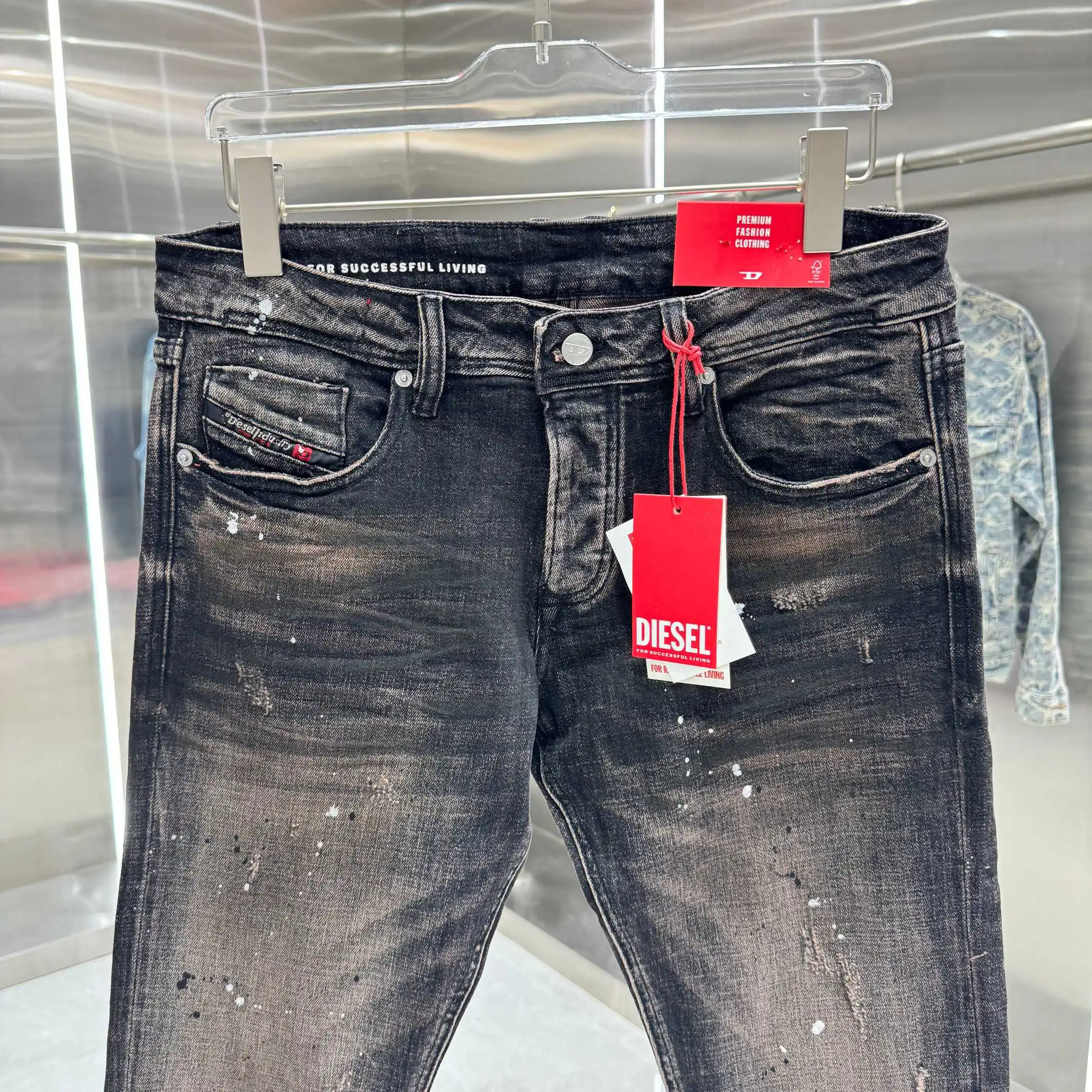 Distressed Slim-Fit Paint Splatter Jeans D22019127 — view 6