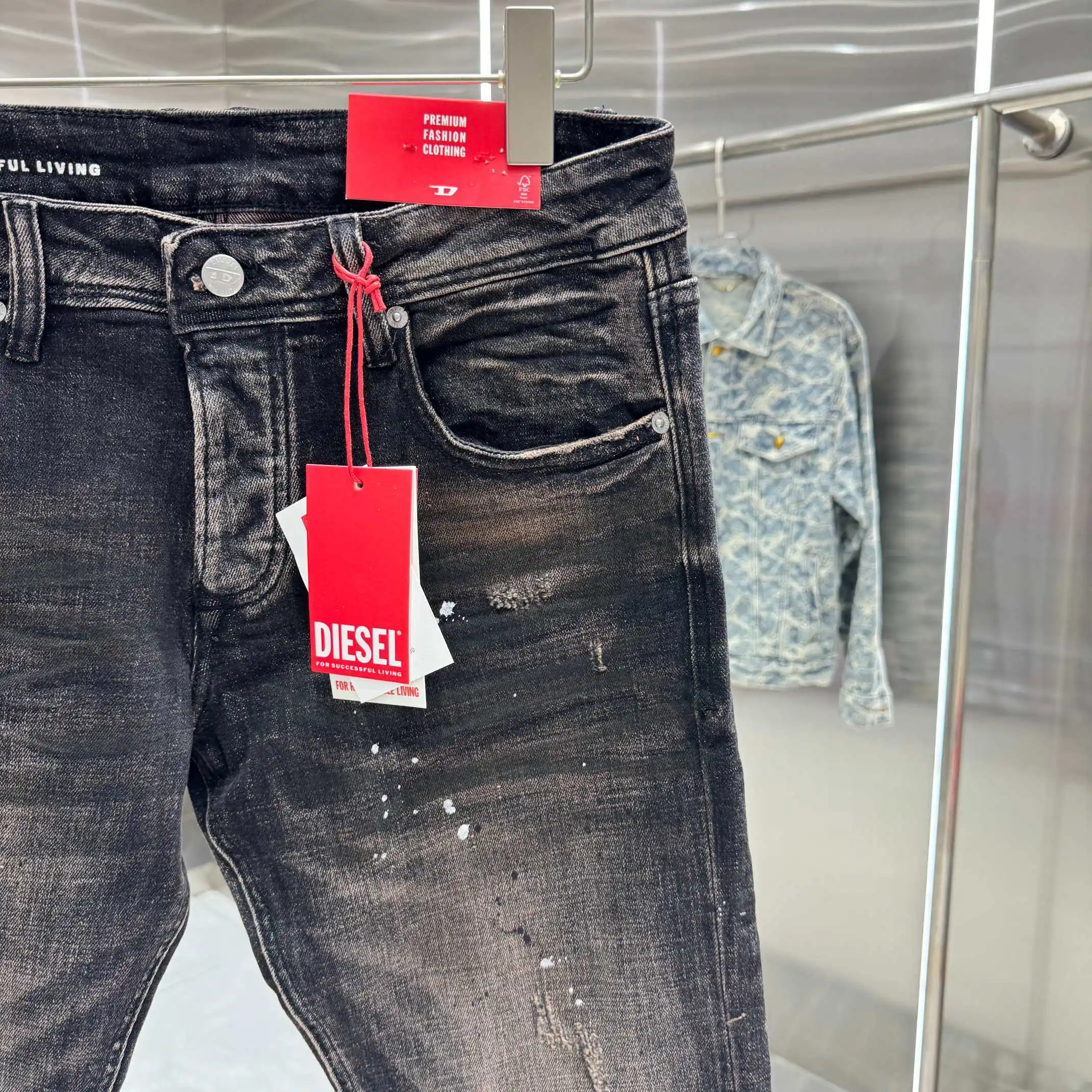 Distressed Slim-Fit Paint Splatter Jeans D22019127 — view 7