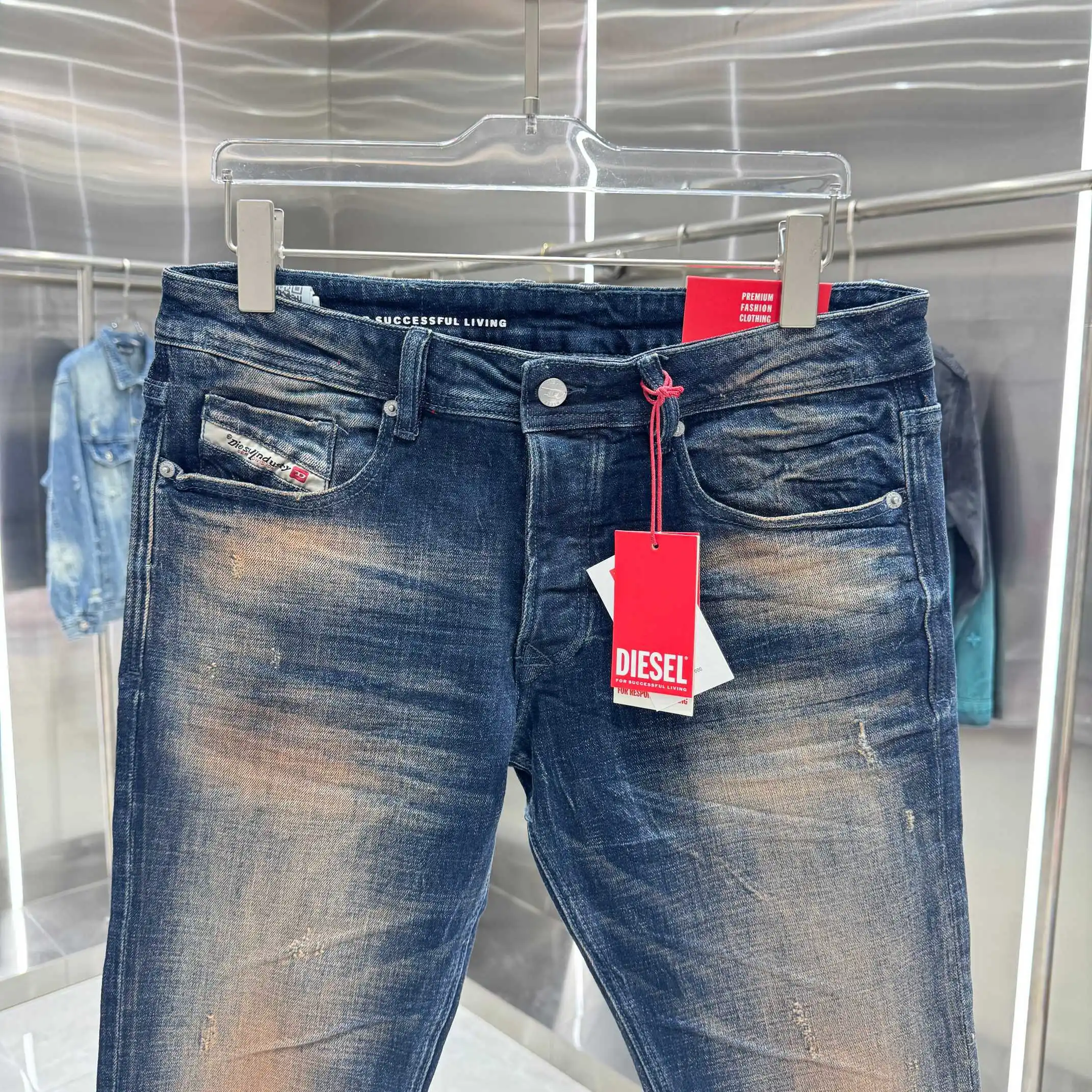 Distressed Slim-Fit Stretch Jeans D22019051 — view 6