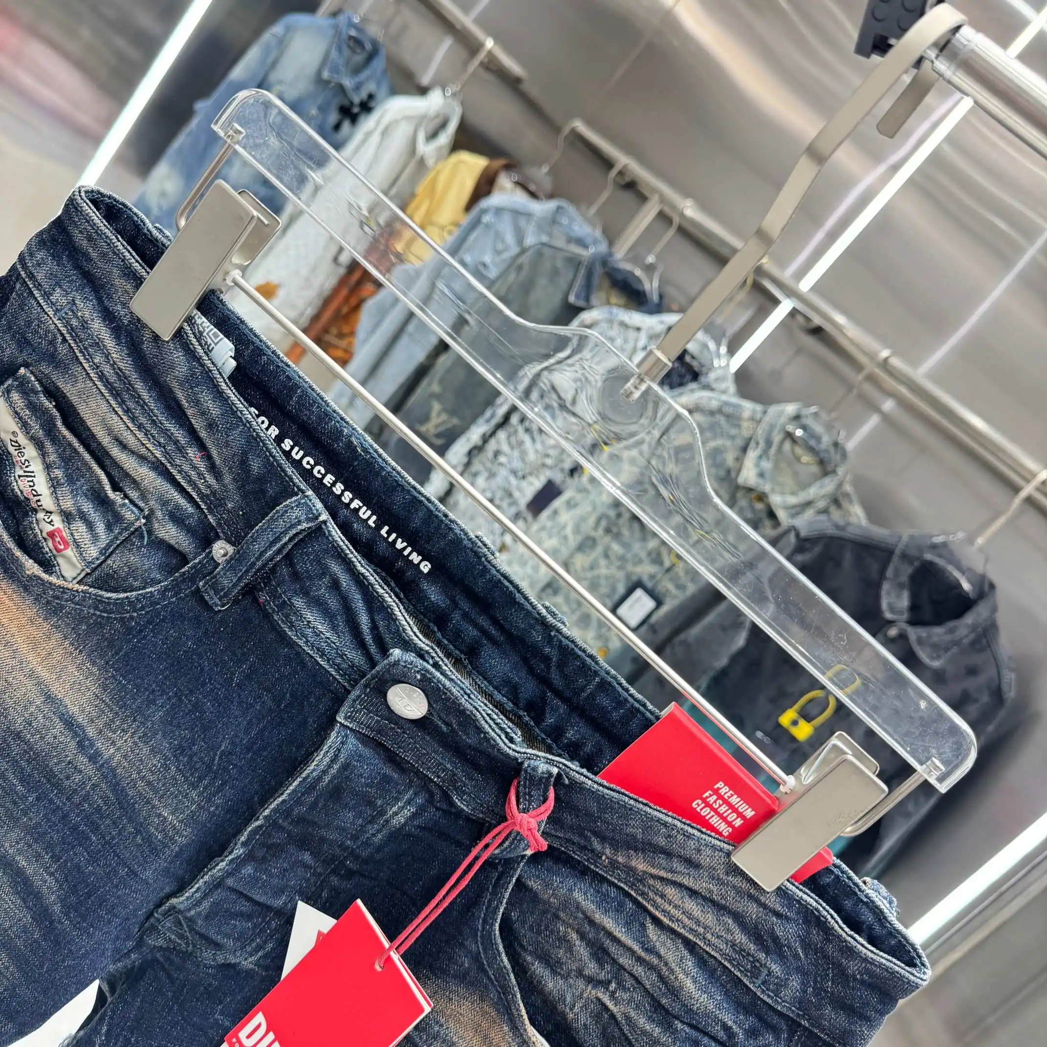 Distressed Slim-Fit Stretch Jeans D22019051 — view 8