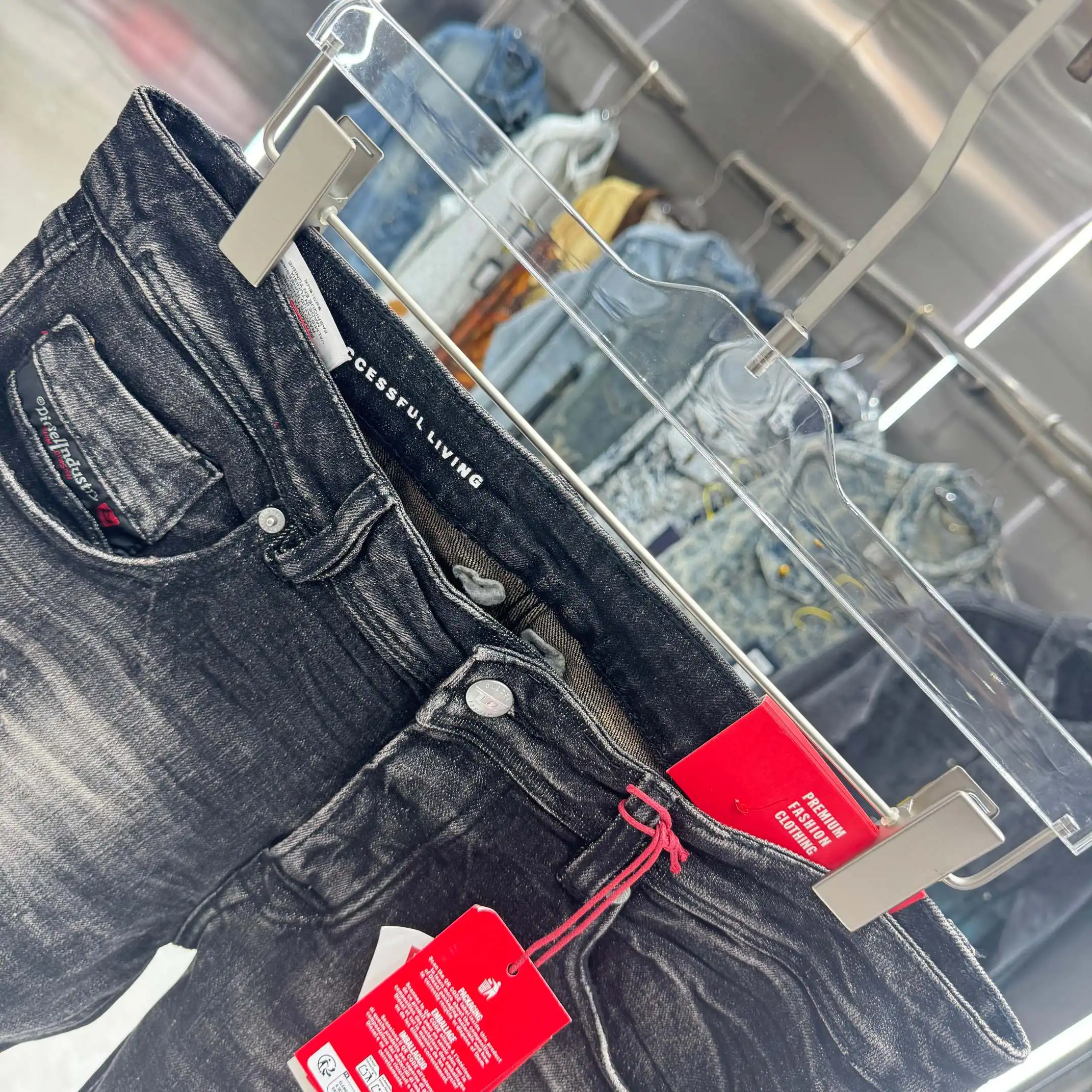 Distressed Slim-Fit Stretch Jeans D22019053 — view 8
