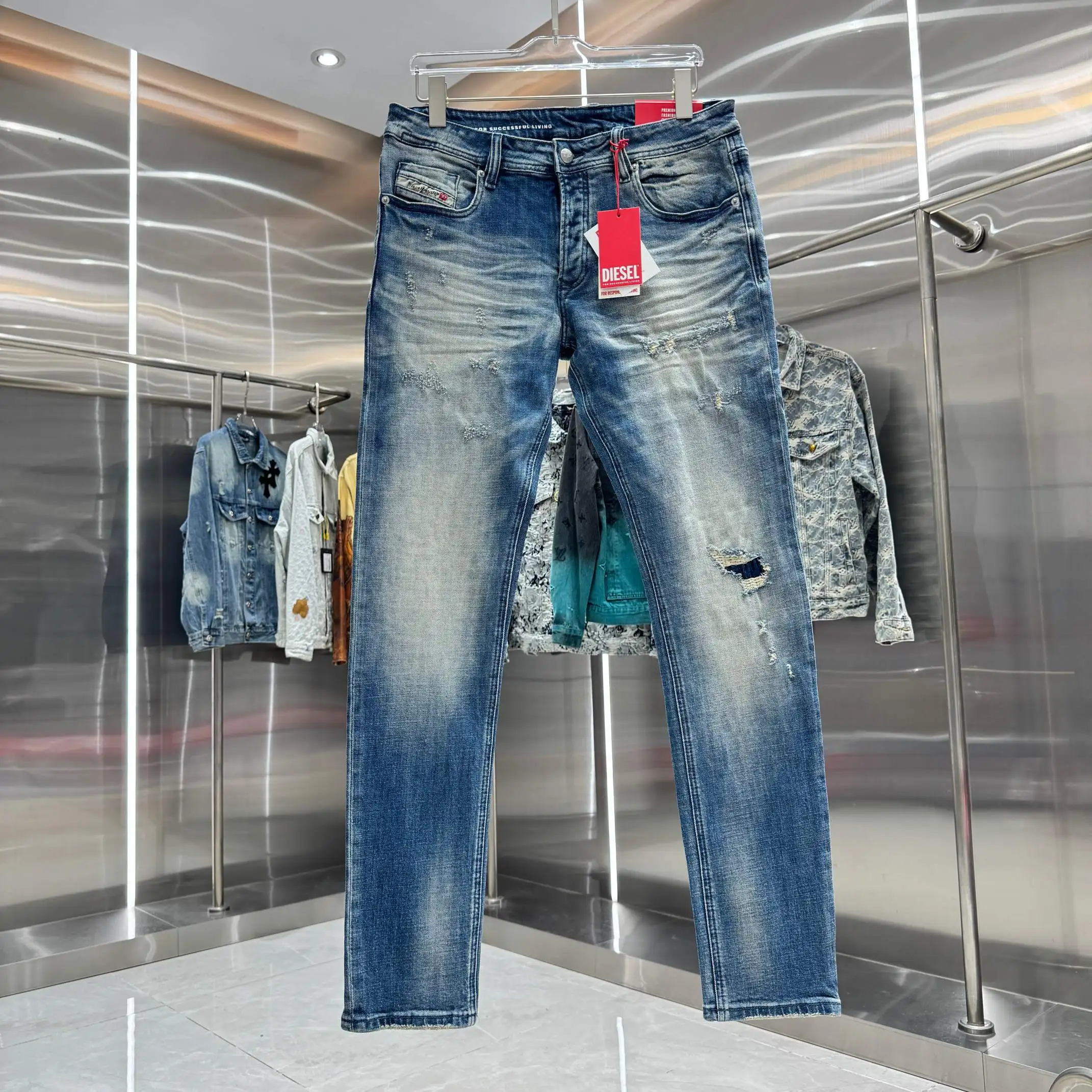 Distressed Slim-Fit Washed Jeans D22019132