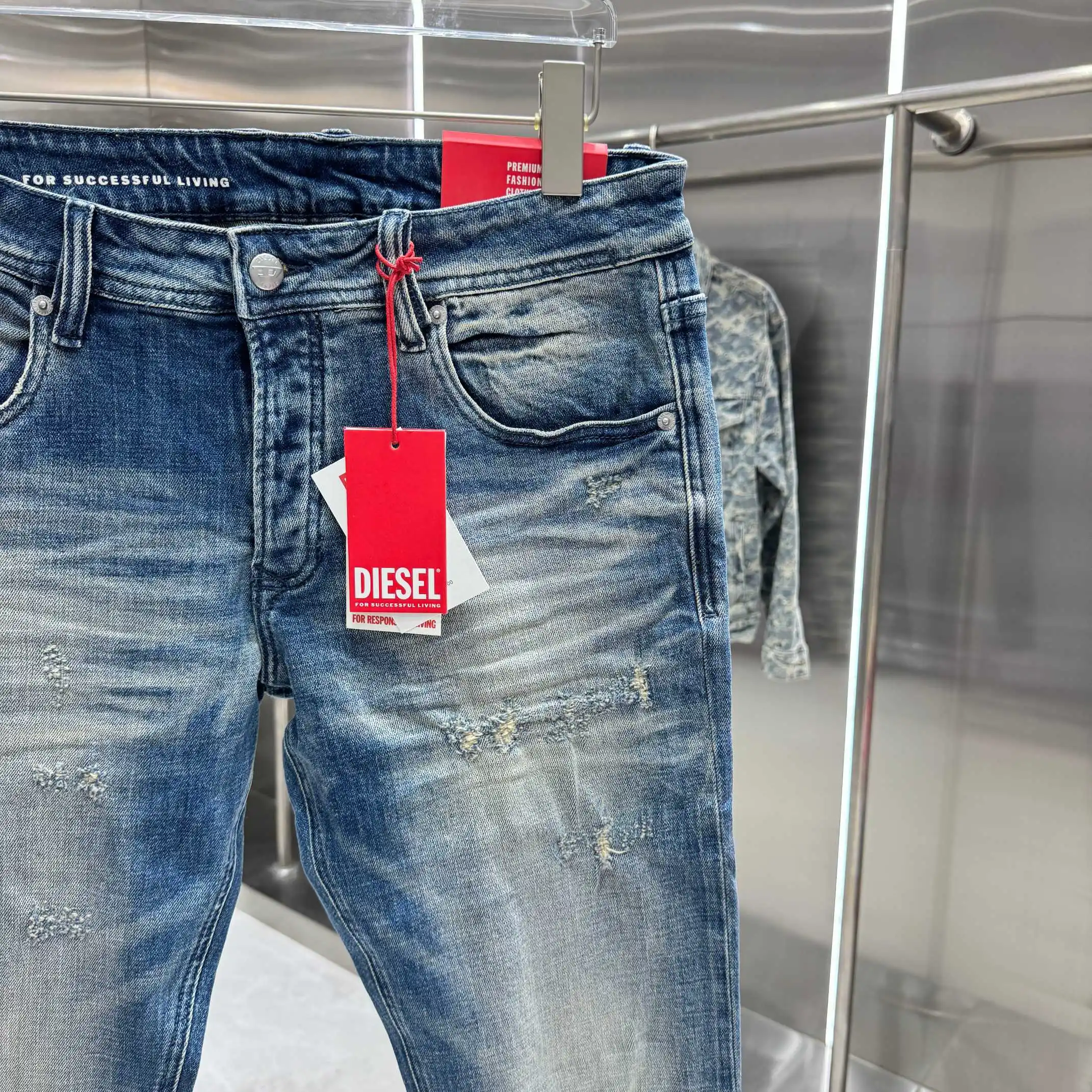 Distressed Slim-Fit Washed Jeans D22019132 — view 7
