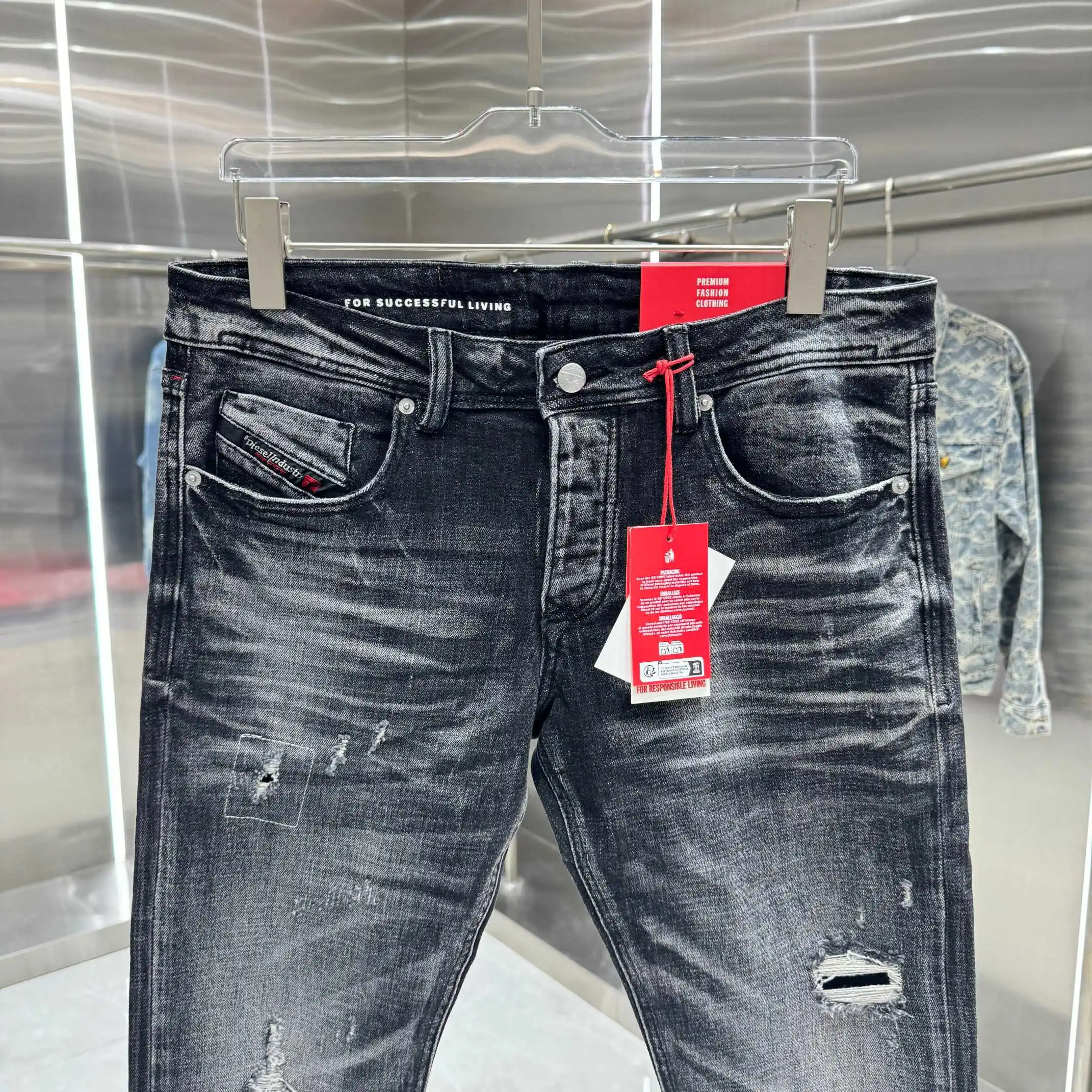 Distressed Slim-Fit Washed Jeans D22019131 — view 6