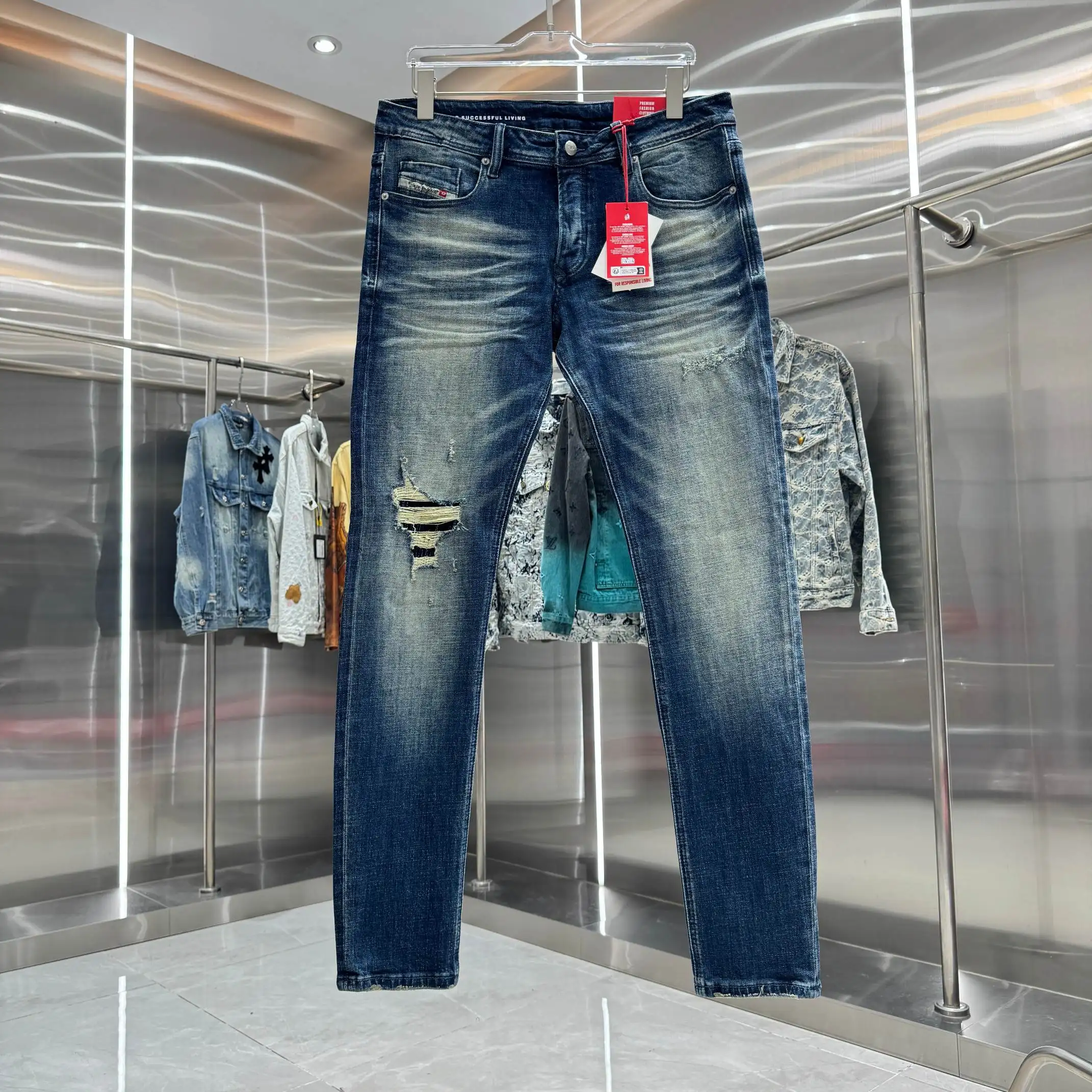 Distressed Slim-Fit Washed Jeans D22019130