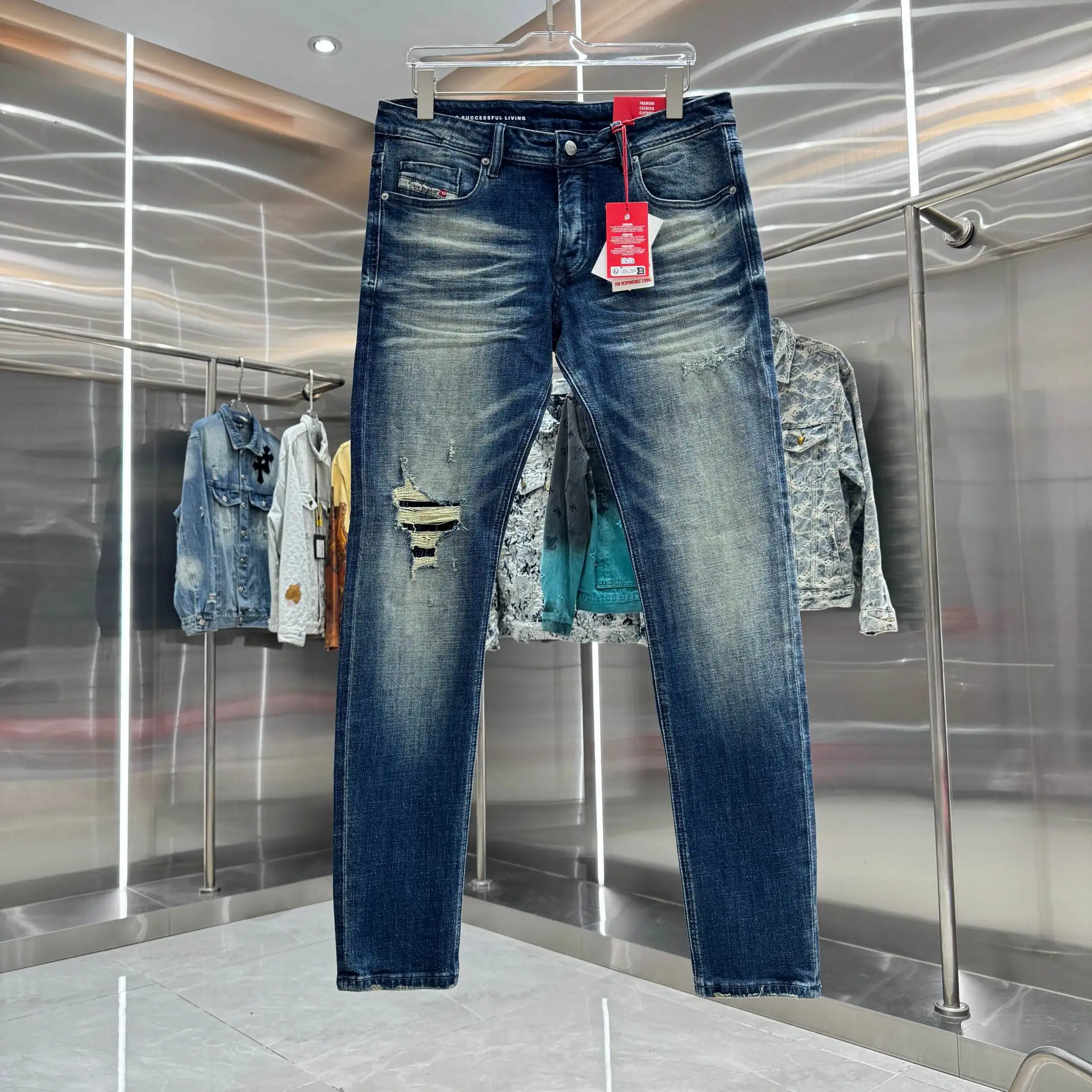 Distressed Slim-Fit Washed Jeans D22019130