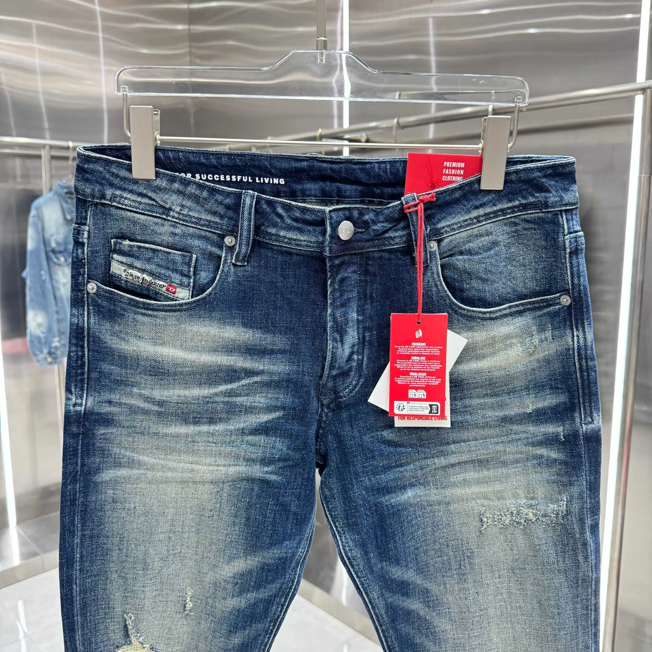 Distressed Slim-Fit Washed Jeans D22019130 — view 6