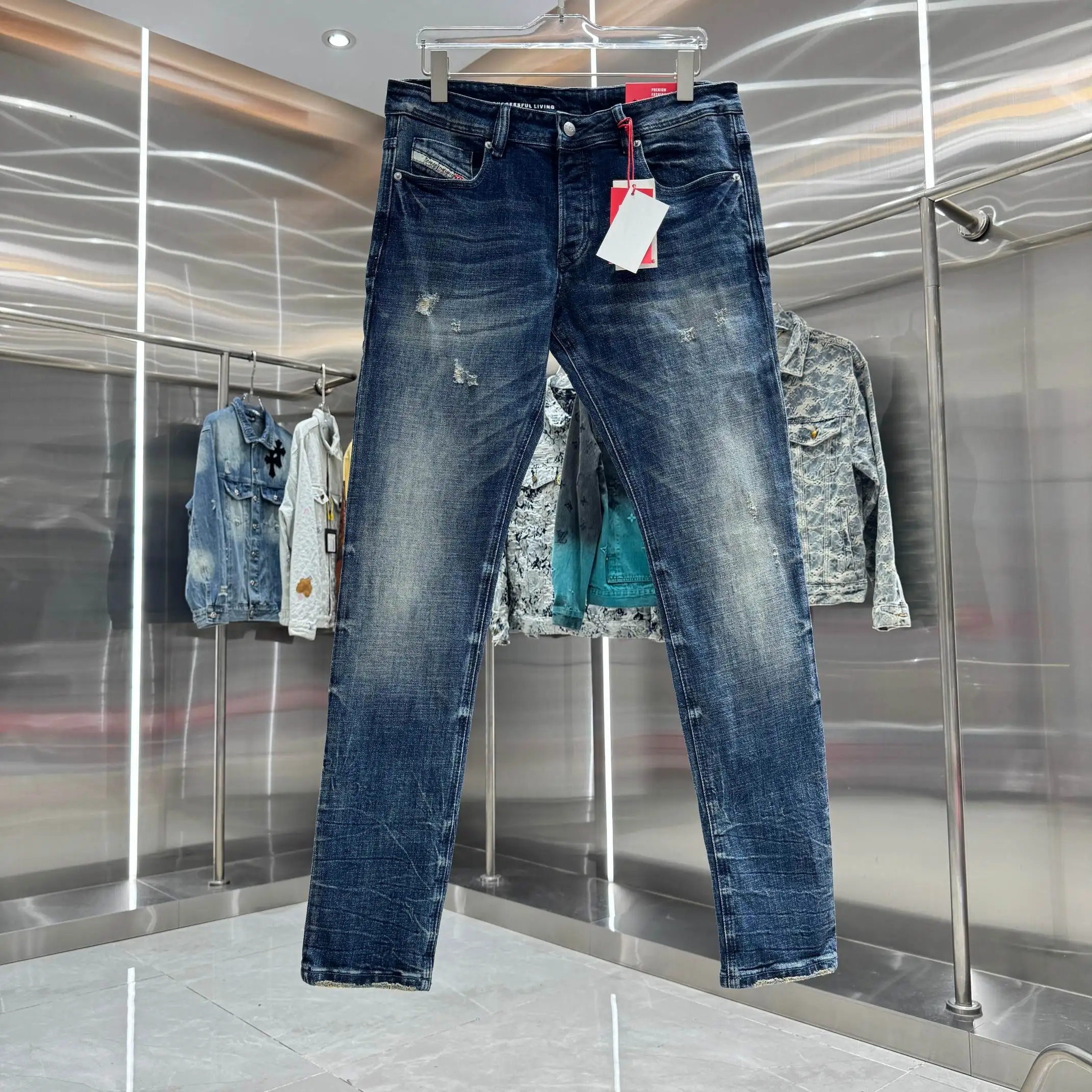 Distressed Slim-Fit Washed Jeans D22019133